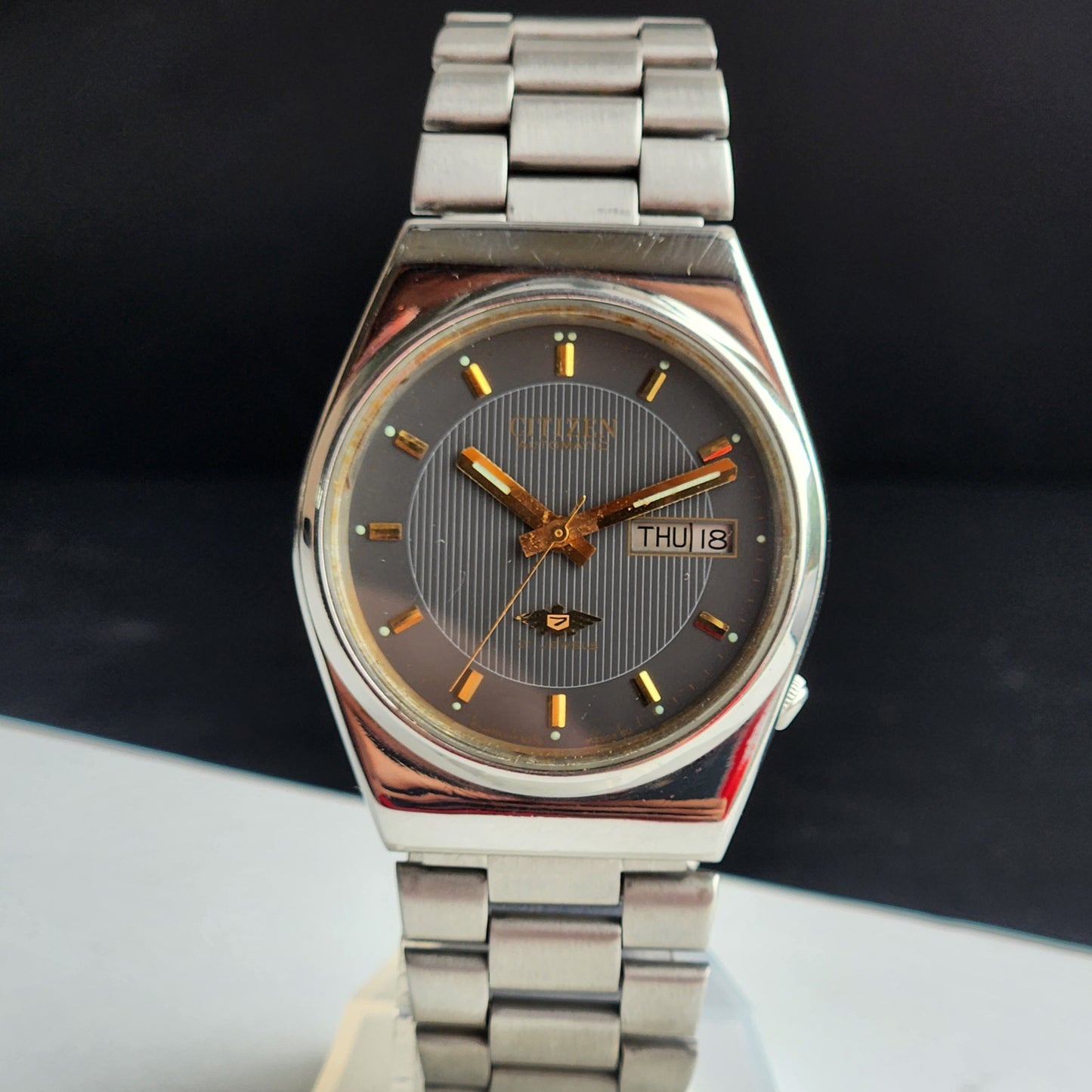 Vintage 1981 Original Citizen Automatic 8200 Grey Face 21 Jewels Day-Date Japanese Men's Wrist Watch IN09