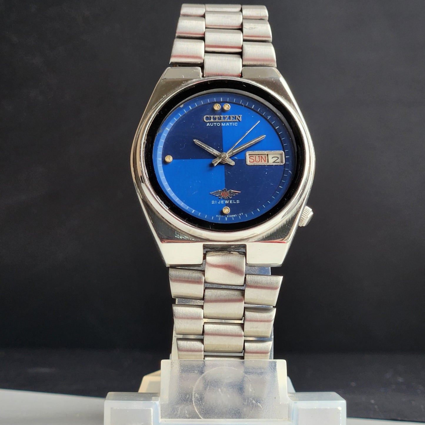 Vintage 1983 Original Citizen Automatic 8200 Blue Face 21 Jewels Day-Date Japanese Men's Wrist Watch IN10
