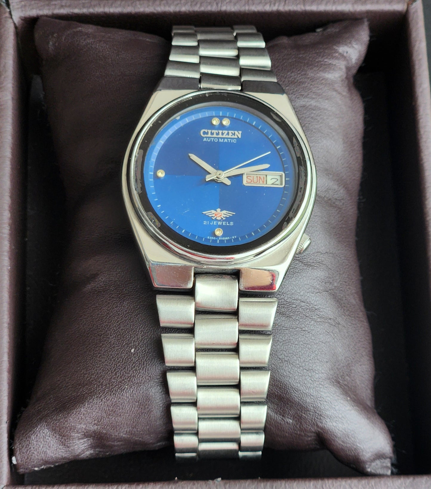 Vintage 1983 Original Citizen Automatic 8200 Blue Face 21 Jewels Day-Date Japanese Men's Wrist Watch IN10