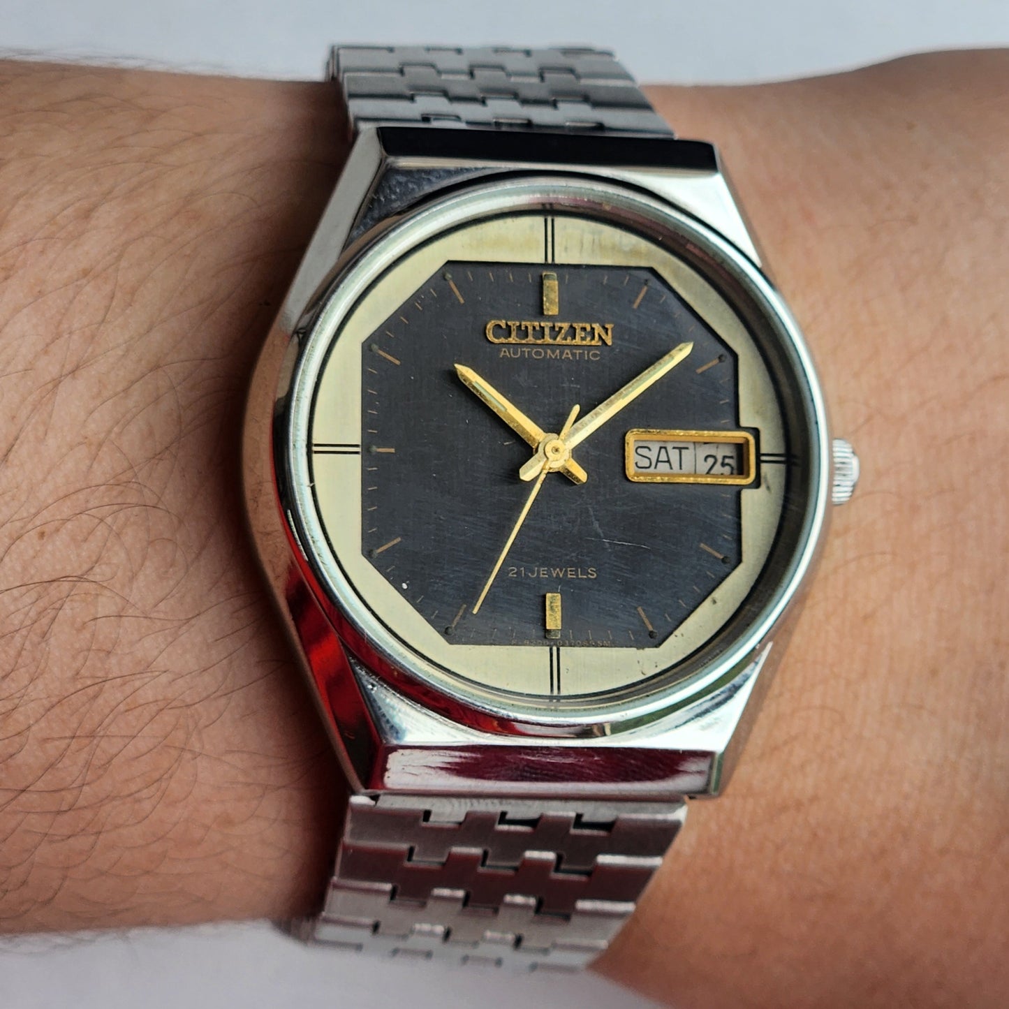 Vintage 1980 Original Citizen Automatic 8200 Black Face 21 Jewels Day-Date Japanese Men's Wrist Watch IN11
