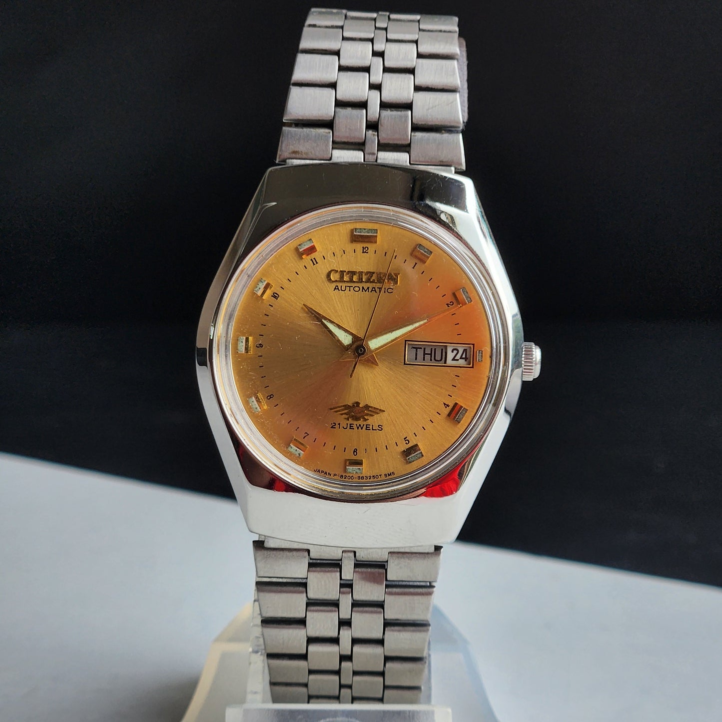 Vintage 1982 Original Citizen Automatic 8200 Golden Face 21 Jewels Day-Date Japanese Men's Wrist Watch IN13