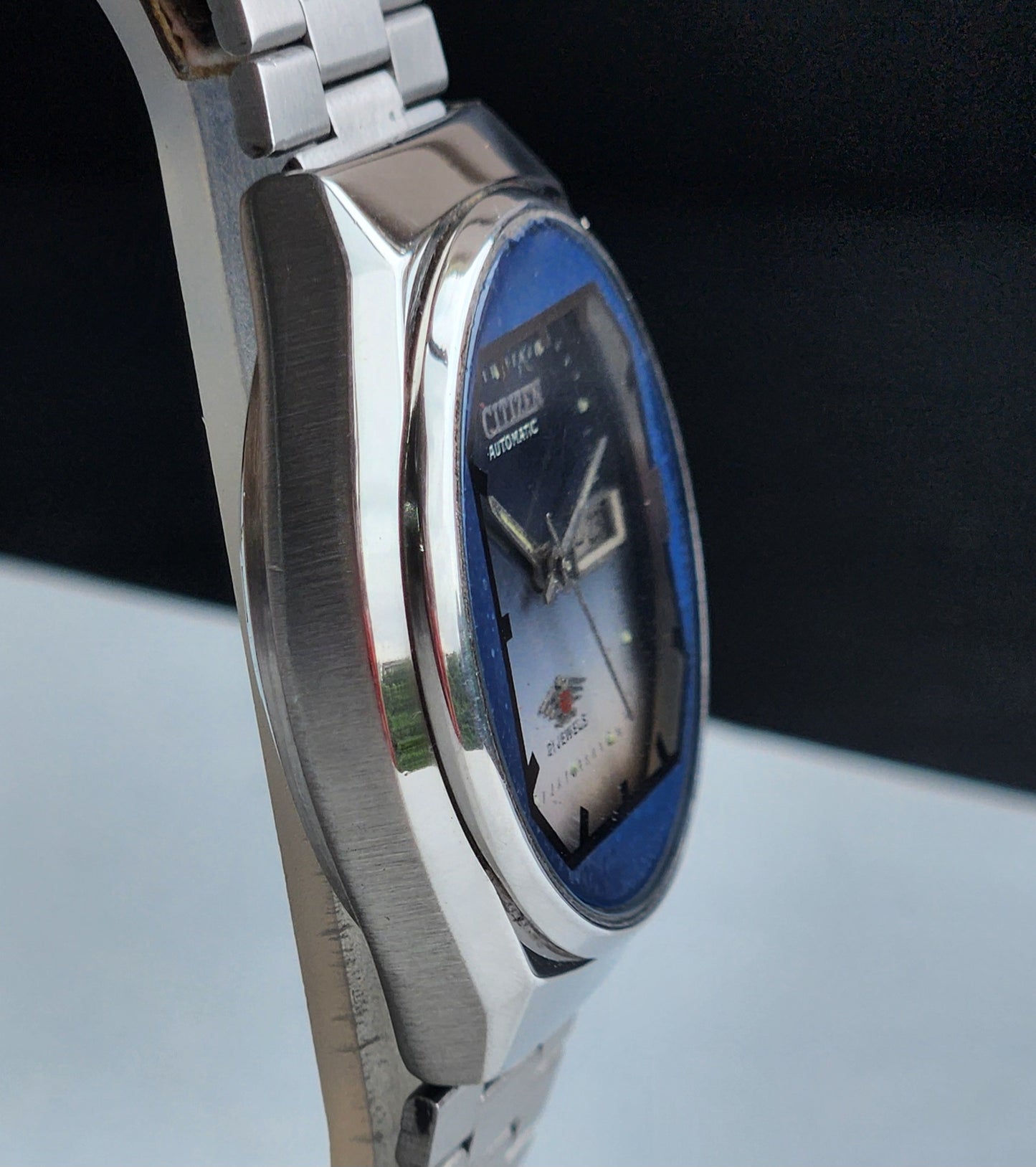 Vintage 1982 Original Citizen Automatic 8200 Blue Face 21 Jewels Day-Date Japanese Men's Wrist Watch IN14