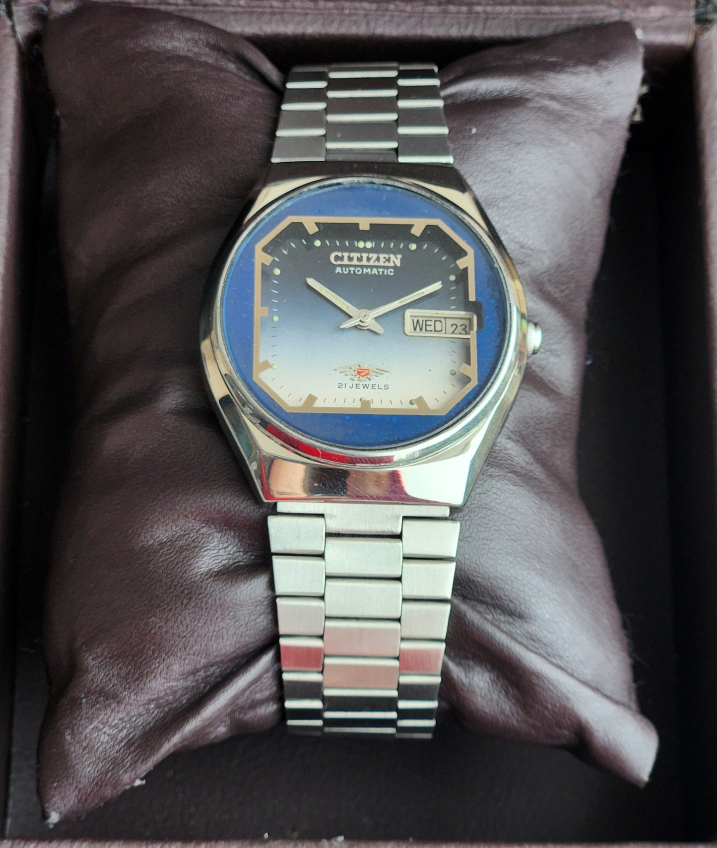Vintage 1982 Original Citizen Automatic 8200 Blue Face 21 Jewels Day-Date Japanese Men's Wrist Watch IN14