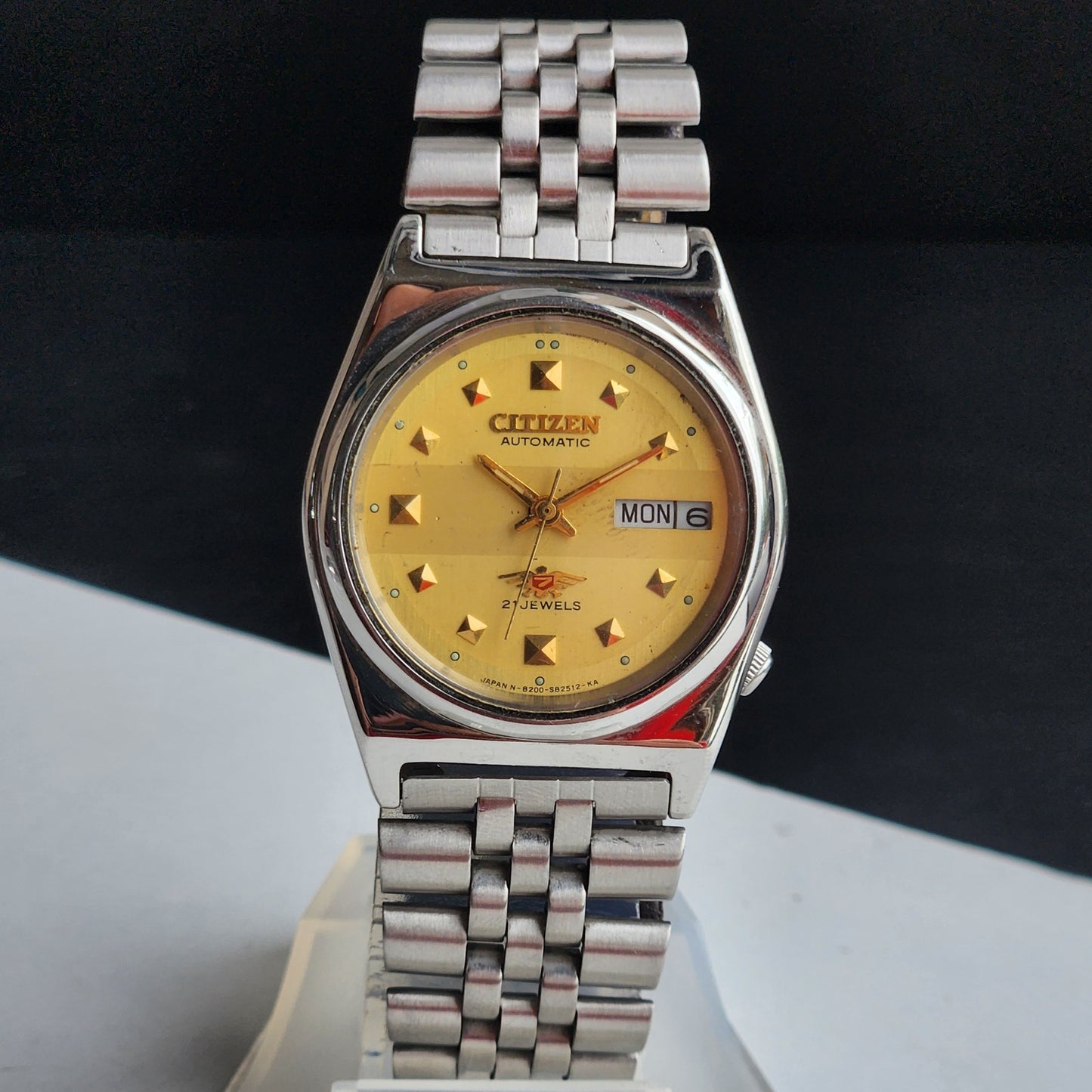 Vintage 1982 Original Citizen Automatic 8200 Golden Face 21 Jewels Day-Date Japanese Men's Wrist Watch IN18