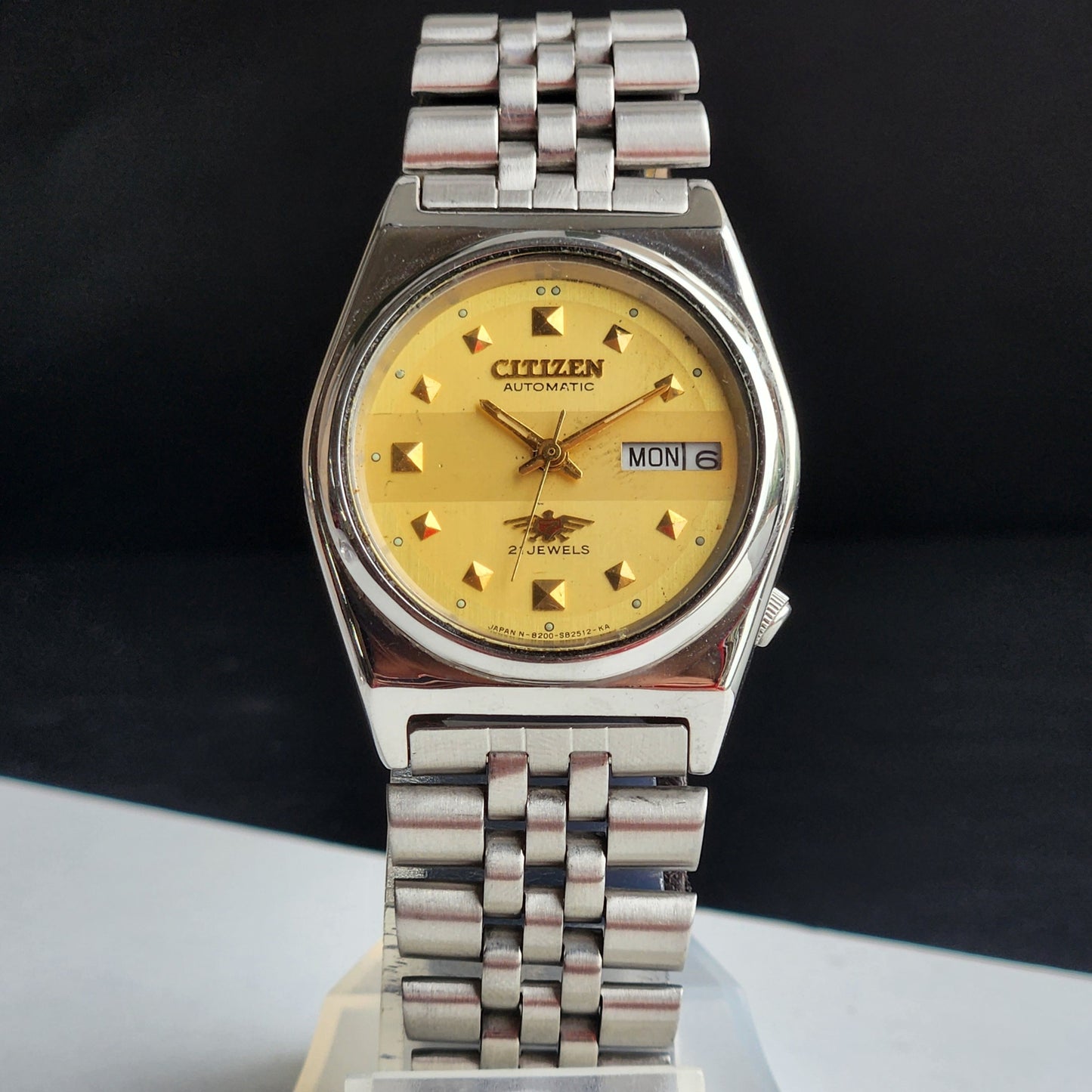 Vintage 1982 Original Citizen Automatic 8200 Golden Face 21 Jewels Day-Date Japanese Men's Wrist Watch IN18