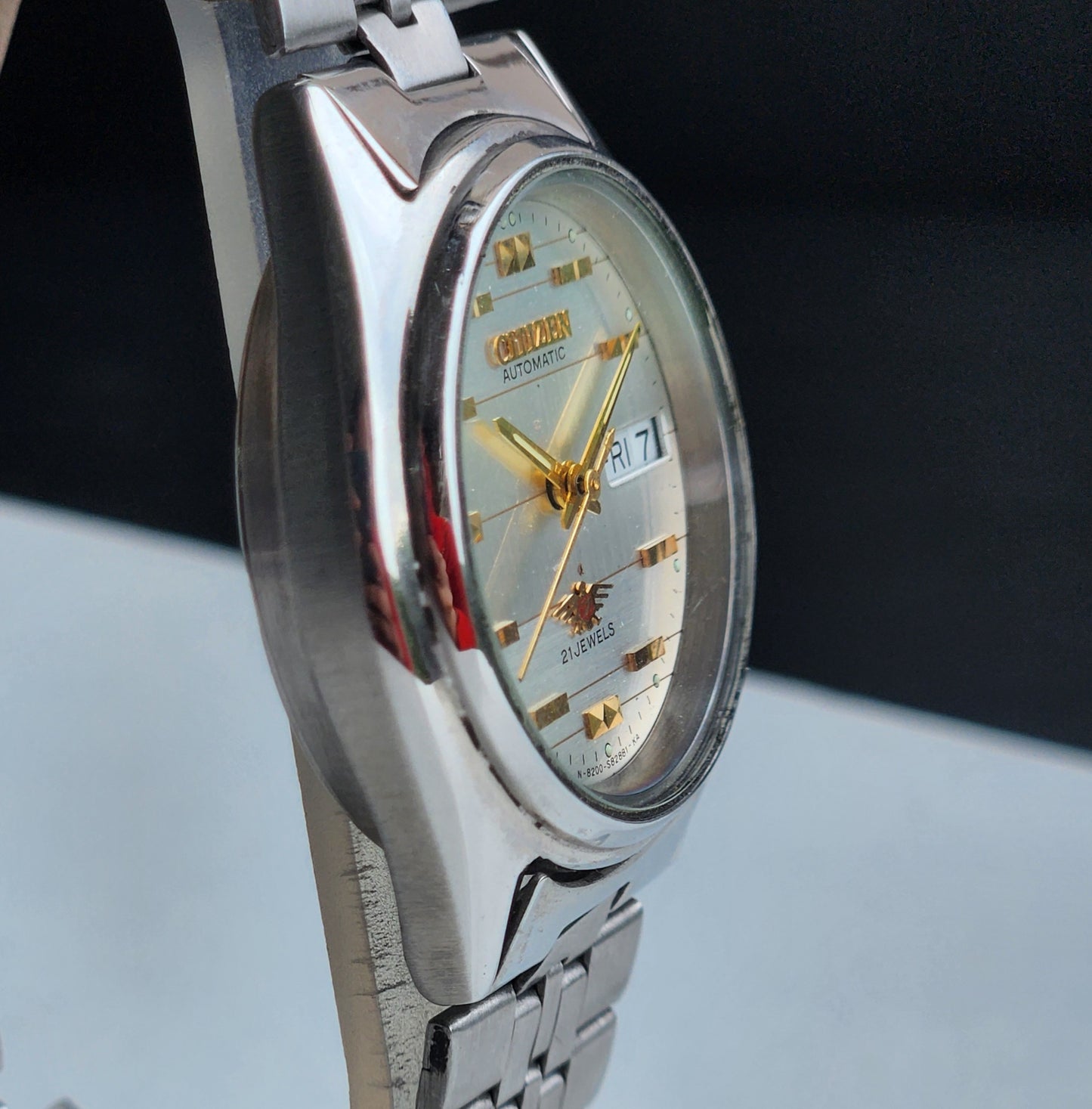 Vintage 1983 Original Citizen Automatic 8200 Silver Face 21 Jewels Day-Date Japanese Men's Wrist Watch IN26