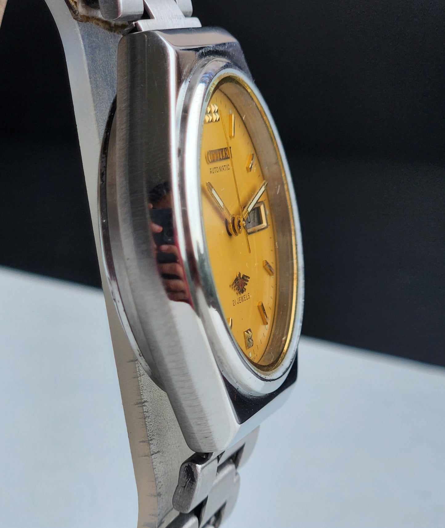 Vintage 1977 Original Citizen Automatic 8200 Golden Face 21 Jewels Day-Date Japanese Men's Wrist Watch IN29
