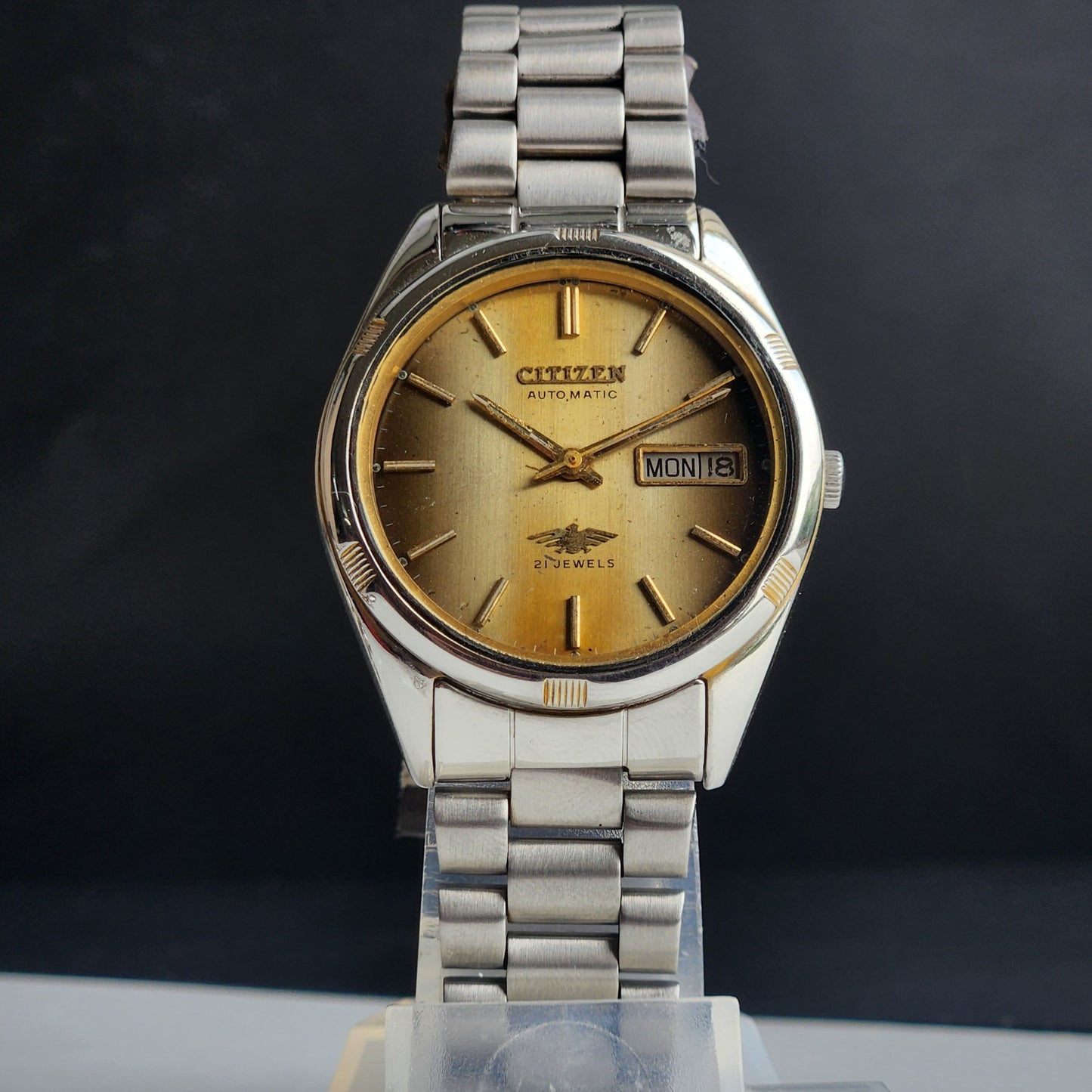 Vintage Original Citizen Automatic 8200 Golden Face 21 Jewels With Exhibition Back Day-Date Japanese Men's Wrist Watch IN32