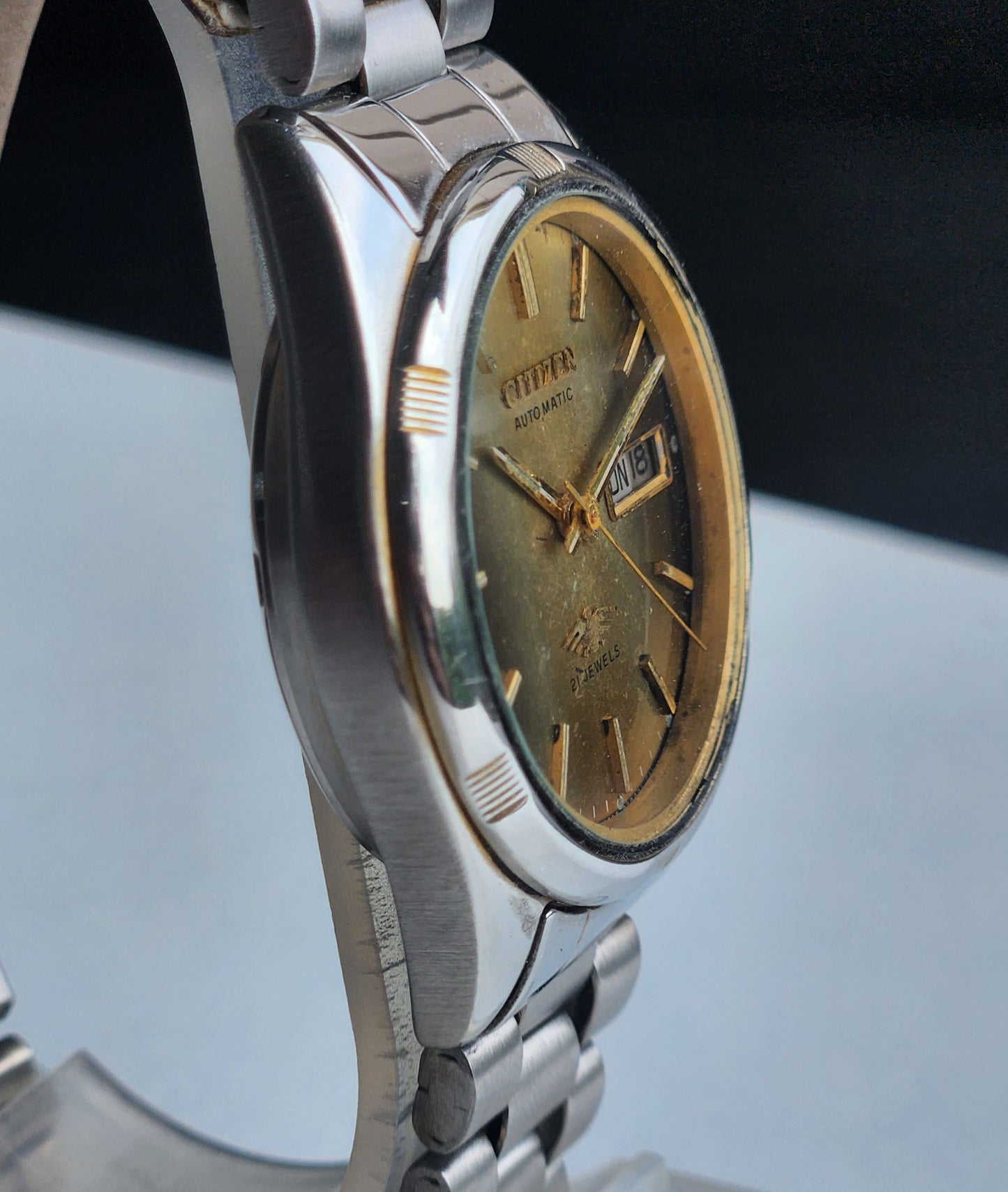 Vintage Original Citizen Automatic 8200 Golden Face 21 Jewels With Exhibition Back Day-Date Japanese Men's Wrist Watch IN32