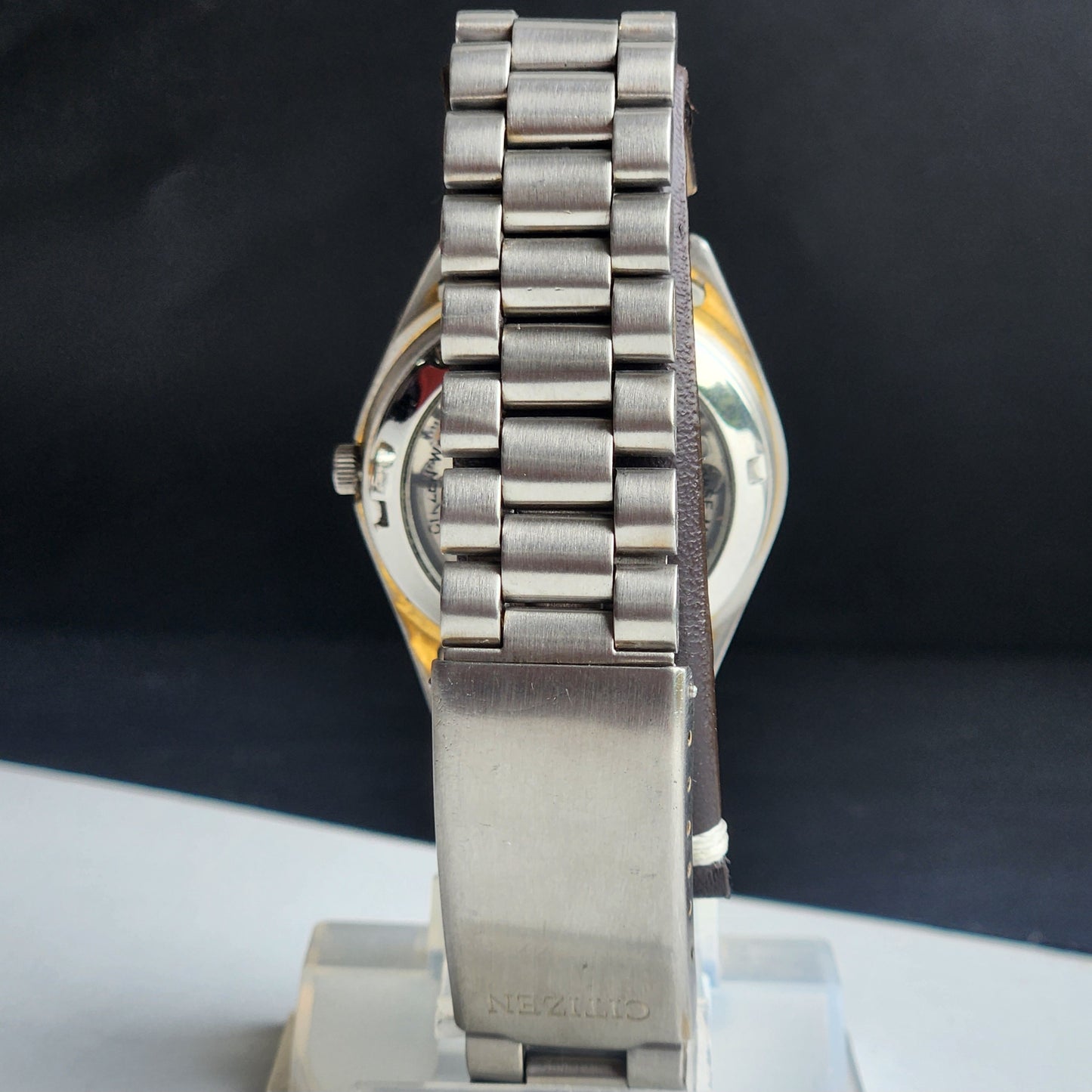 Vintage Original Citizen Automatic 8200 Golden Face 21 Jewels With Exhibition Back Day-Date Japanese Men's Wrist Watch IN32