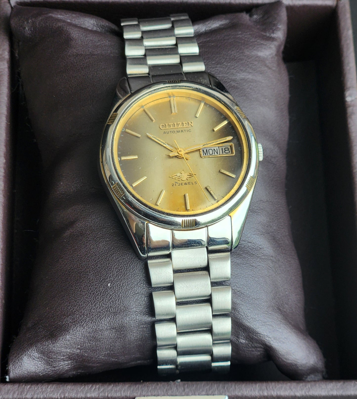 Vintage Original Citizen Automatic 8200 Golden Face 21 Jewels With Exhibition Back Day-Date Japanese Men's Wrist Watch IN32