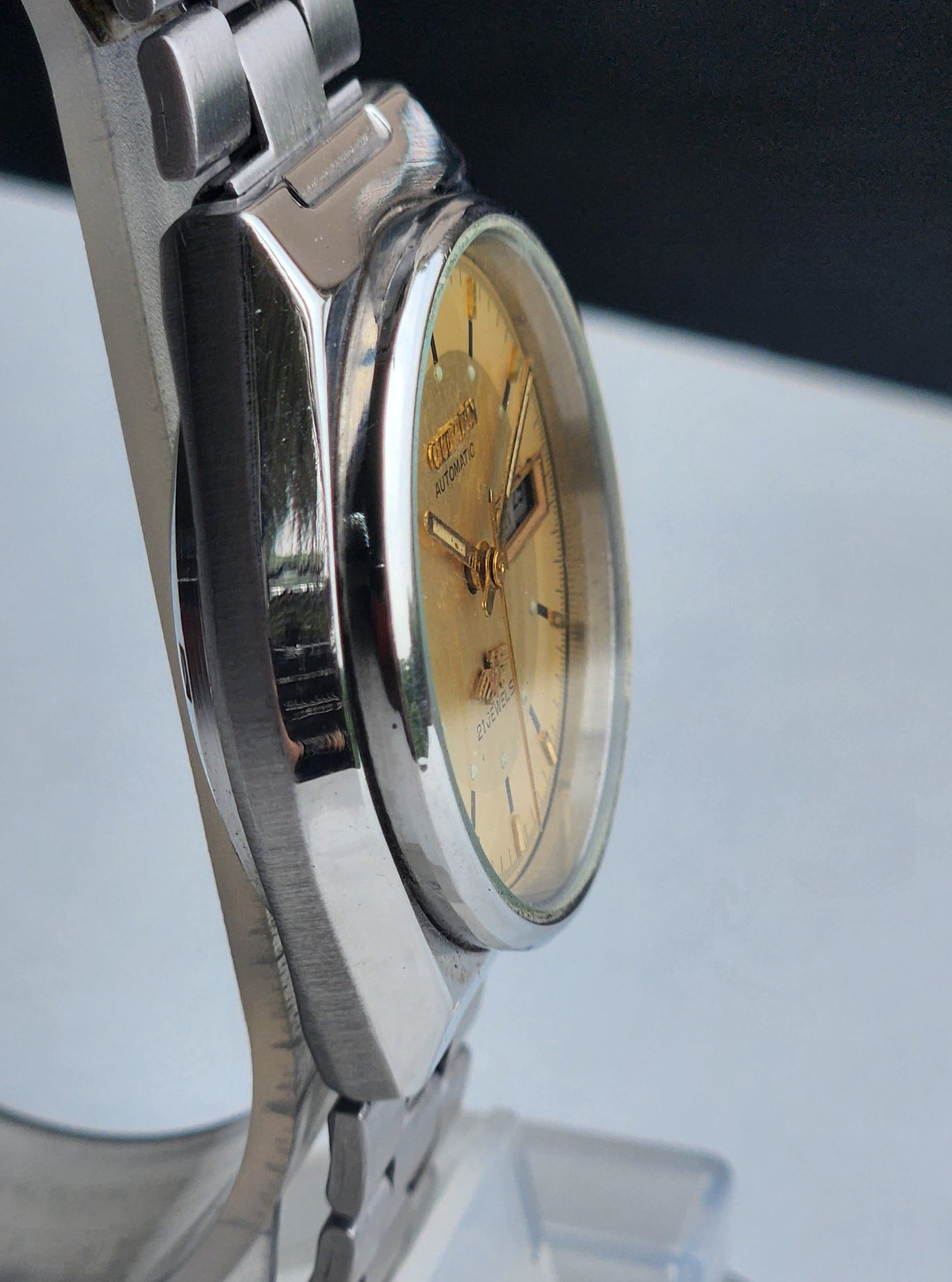 Vintage Original Citizen Automatic 8200 Golden Face 21 Jewels With Exhibition Back Day-Date Japanese Men's Wrist Watch IN33