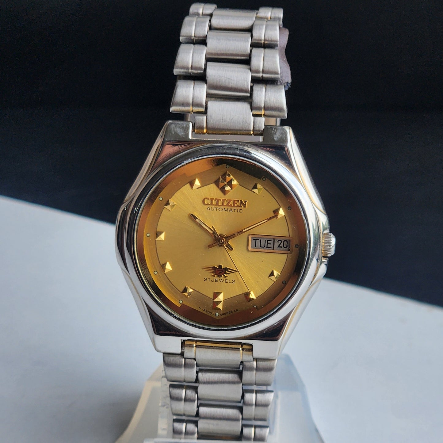 Vintage Original Citizen Automatic 8200 Golden Face 21 Jewels With Exhibition Back Day-Date Japanese Men's Wrist Watch IN35