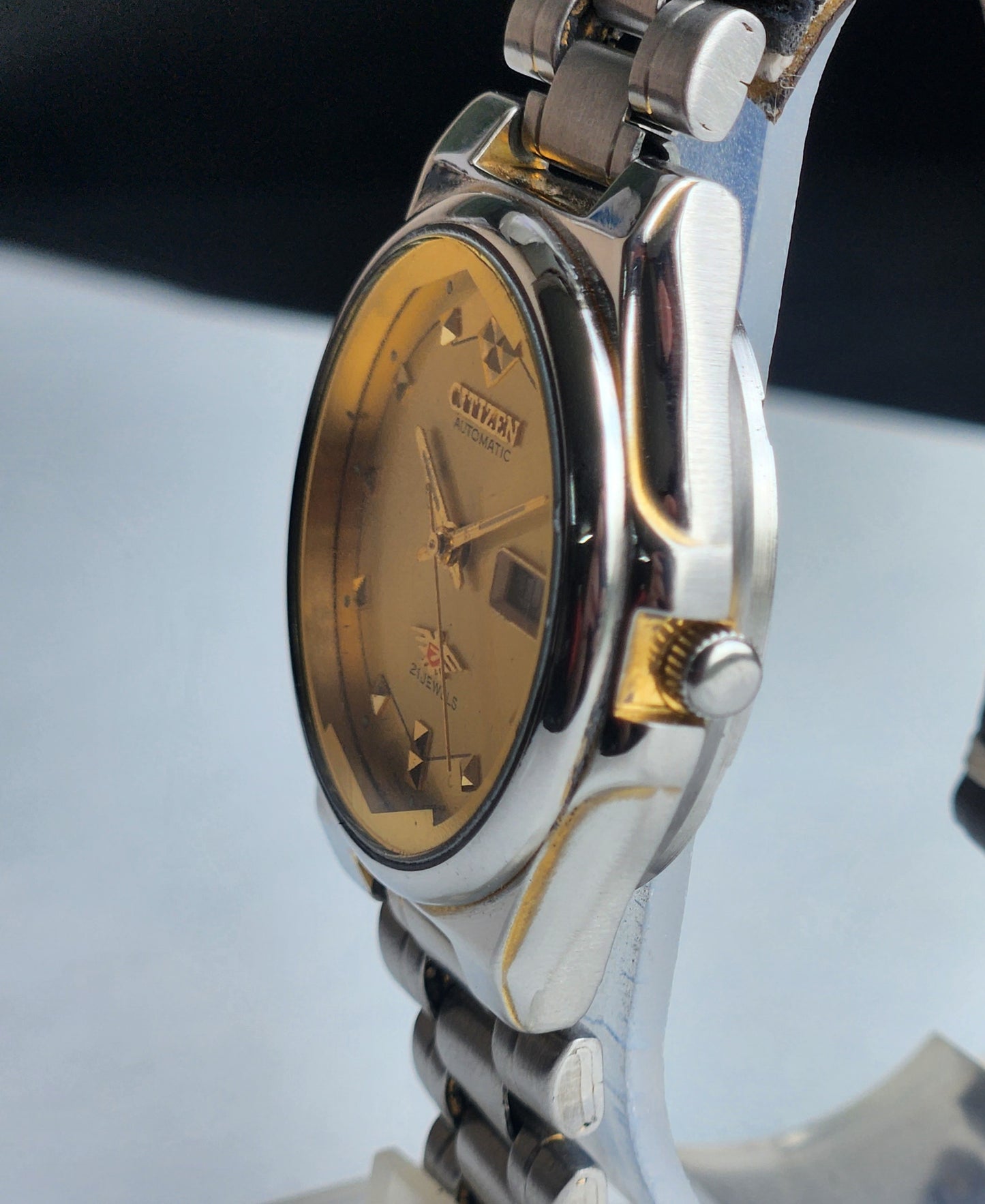 Vintage Original Citizen Automatic 8200 Golden Face 21 Jewels With Exhibition Back Day-Date Japanese Men's Wrist Watch IN35