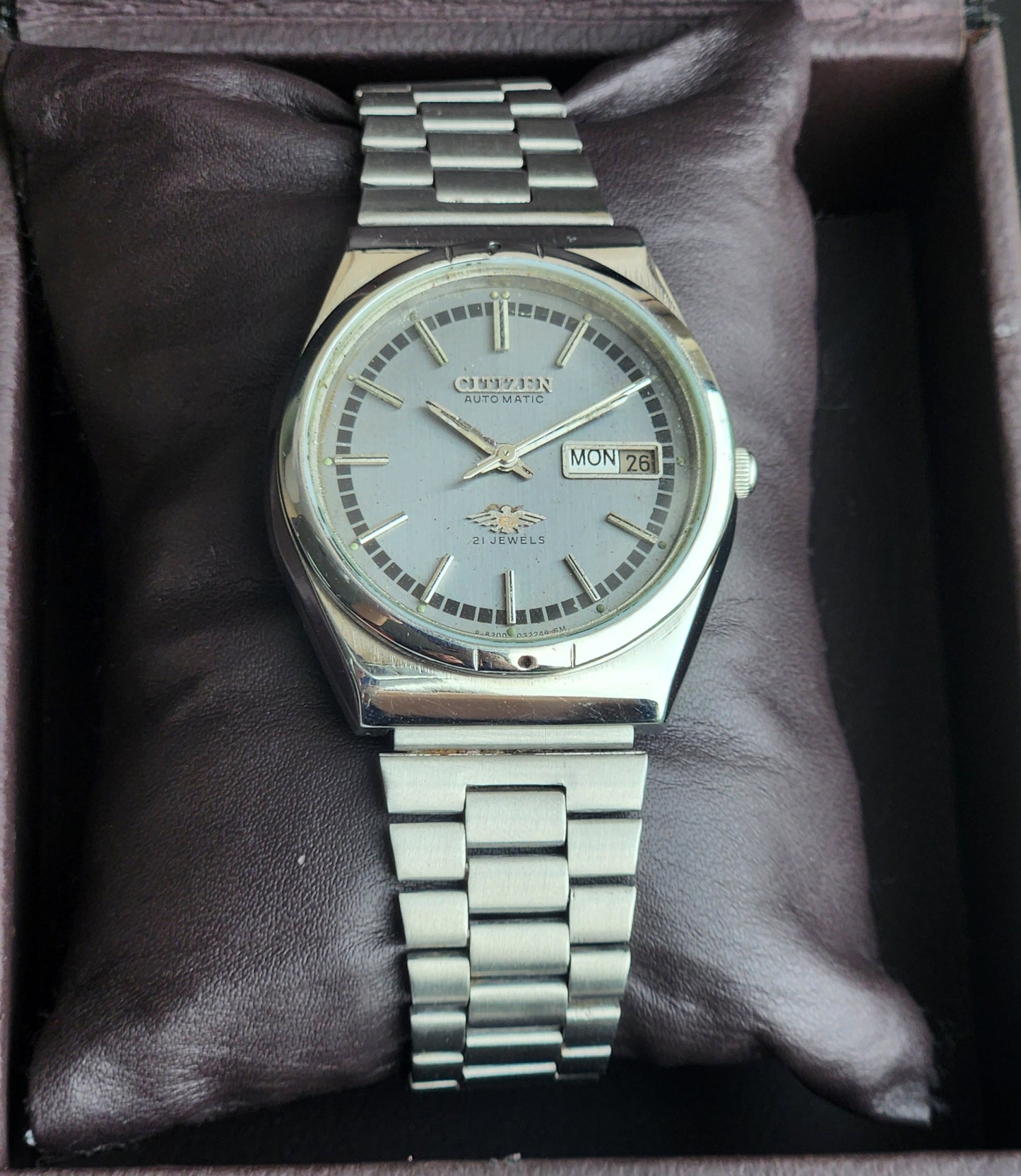 Vintage Original Citizen Automatic 8200 Grey Face 21 Jewels With Exhibition Back Day-Date Japanese Men's Wrist Watch IN39