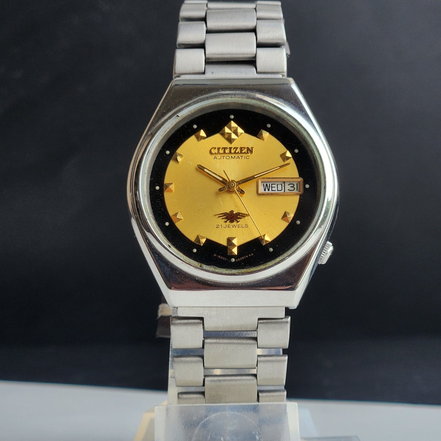 Vintage Original Citizen Automatic 8200 Golden Face 21 Jewels With Exhibition Back Day-Date Japanese Men's Wrist Watch IN40