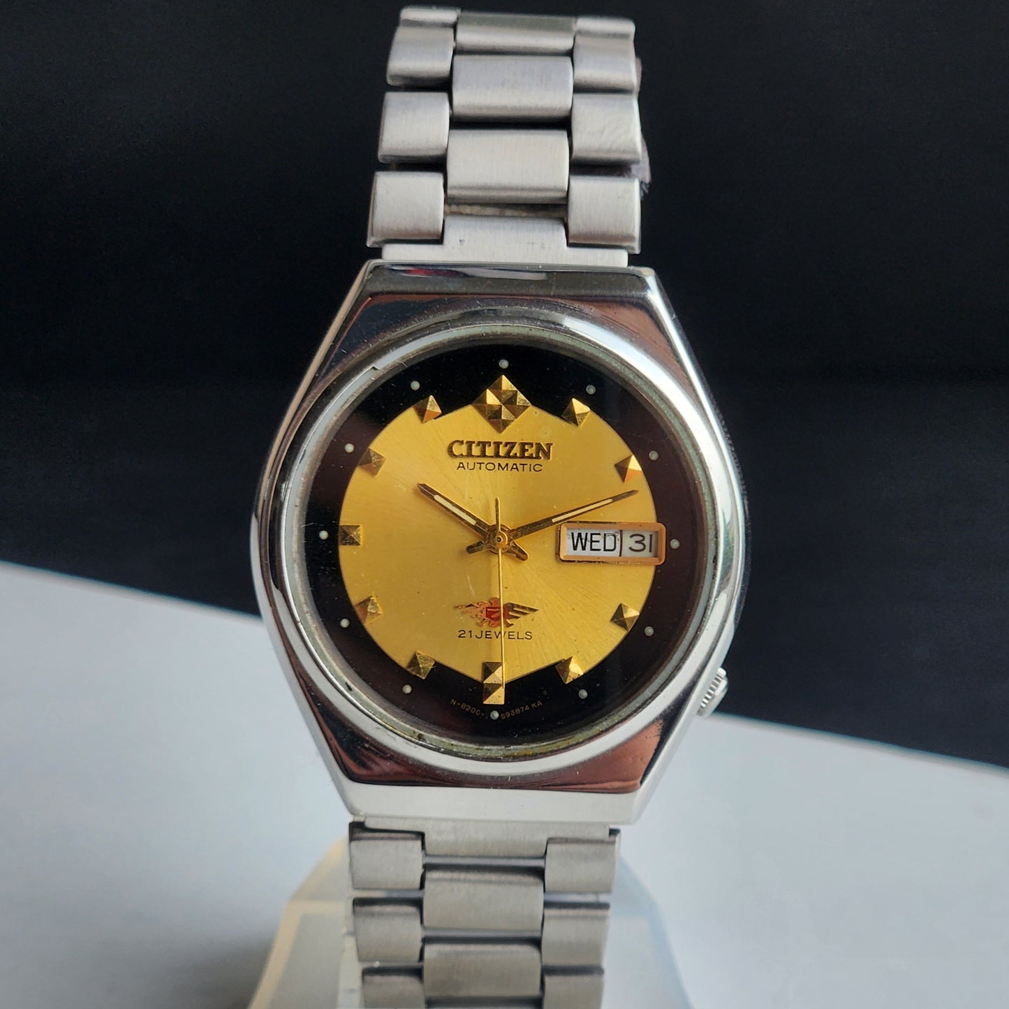 Vintage Original Citizen Automatic 8200 Golden Face 21 Jewels With Exhibition Back Day-Date Japanese Men's Wrist Watch IN40