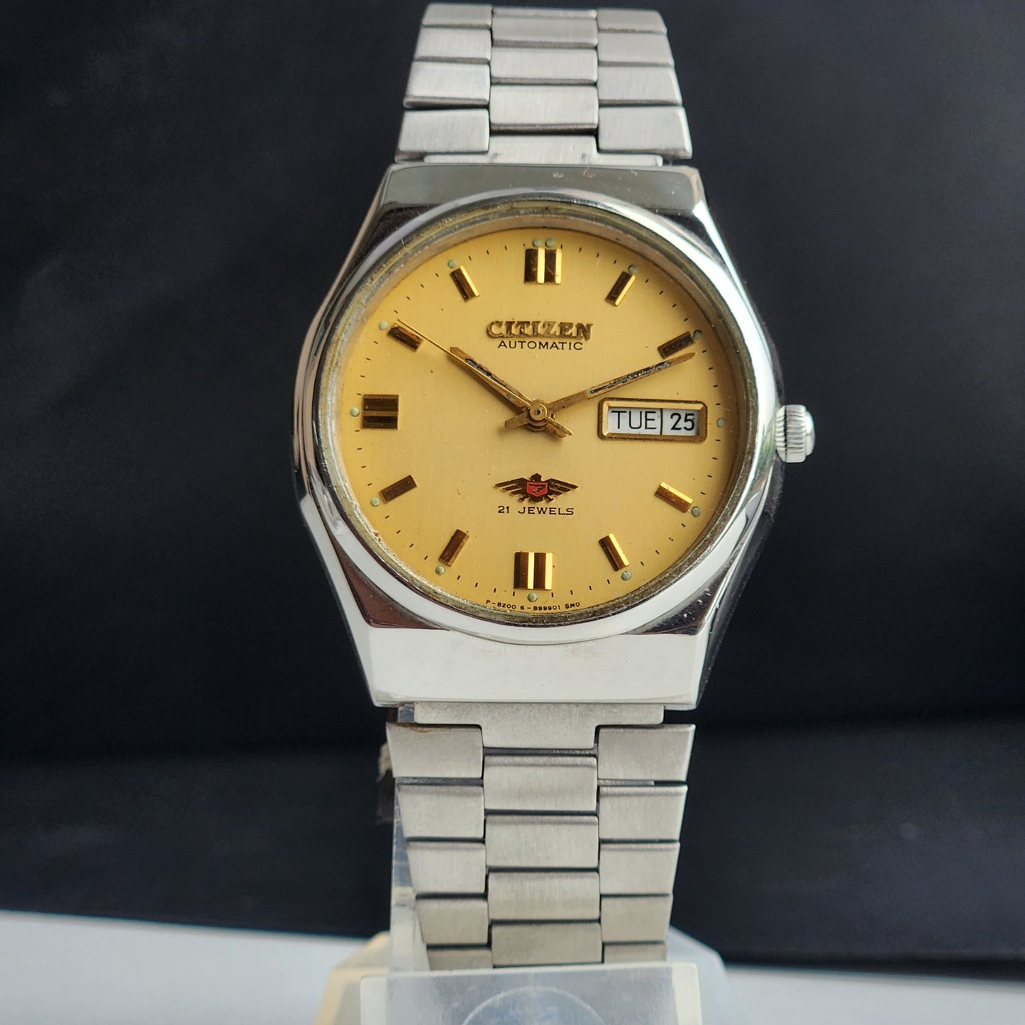 Vintage Original Citizen Automatic 8200 Golden Face 21 Jewels With Exhibition Back Day-Date Japanese Men's Wrist Watch IN42