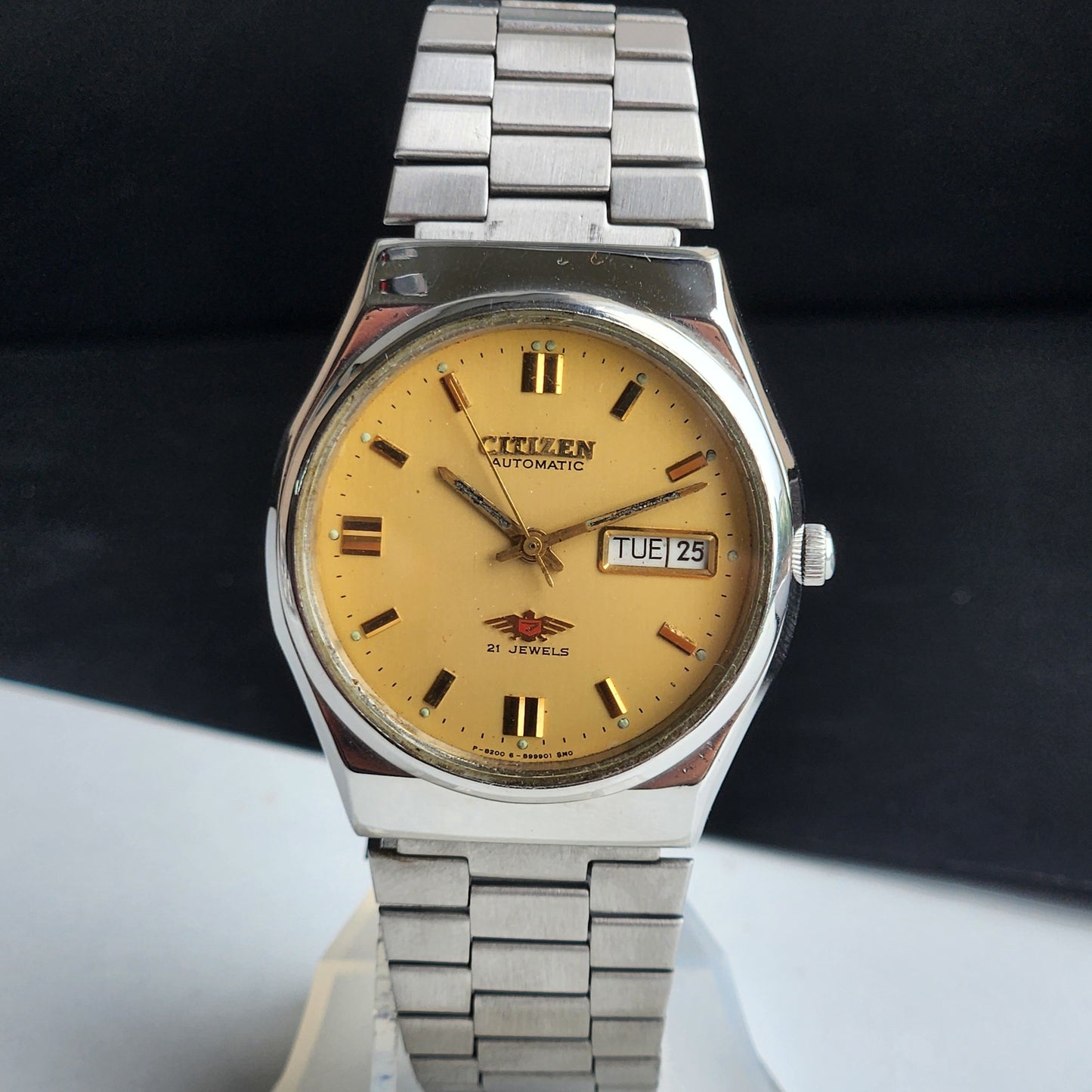 Vintage Original Citizen Automatic 8200 Golden Face 21 Jewels With Exhibition Back Day-Date Japanese Men's Wrist Watch IN42