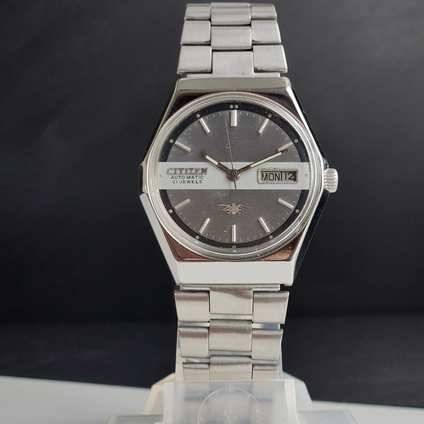 Vintage Original Citizen Automatic 8200 Grey Face 21 Jewels With Exhibition Back Day-Date Japanese Men's Wrist Watch IN46