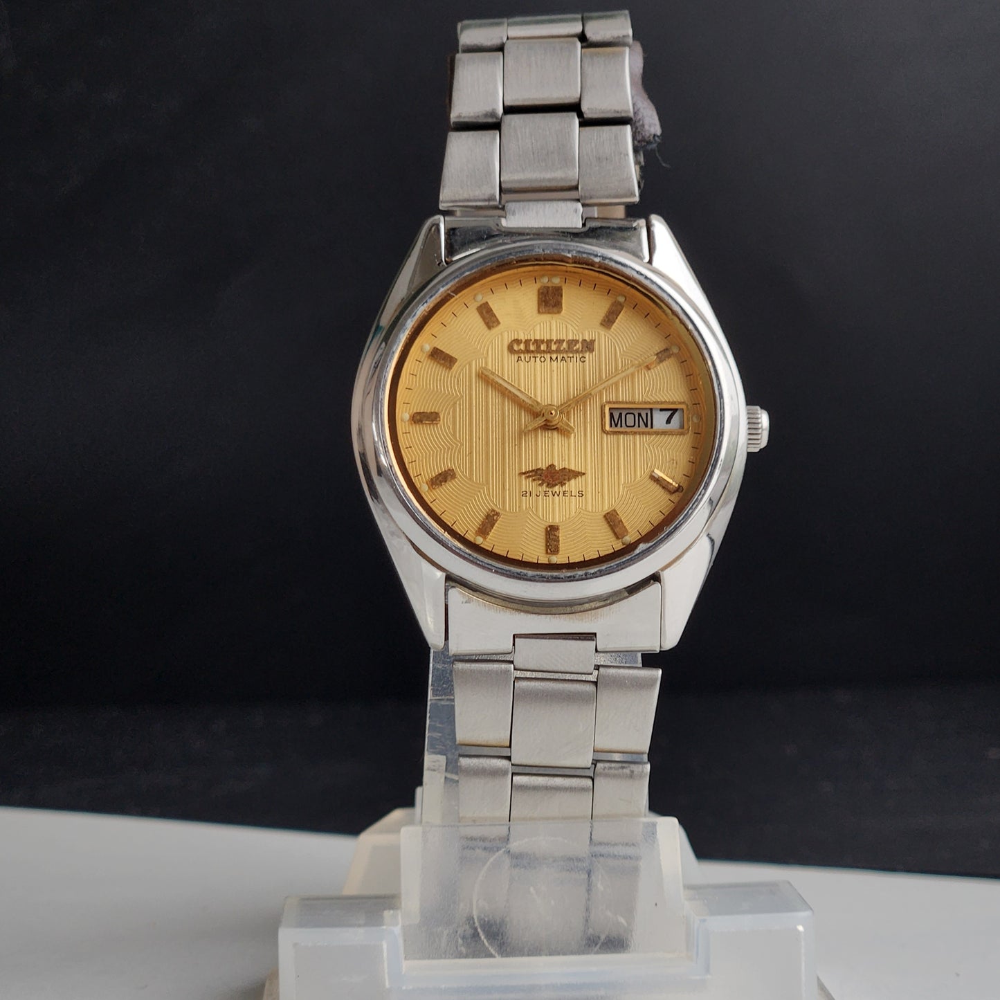 Vintage Original Citizen Automatic 8200 Golden Face 21 Jewels With Exhibition Back Day-Date Japanese Men's Wrist Watch IN50
