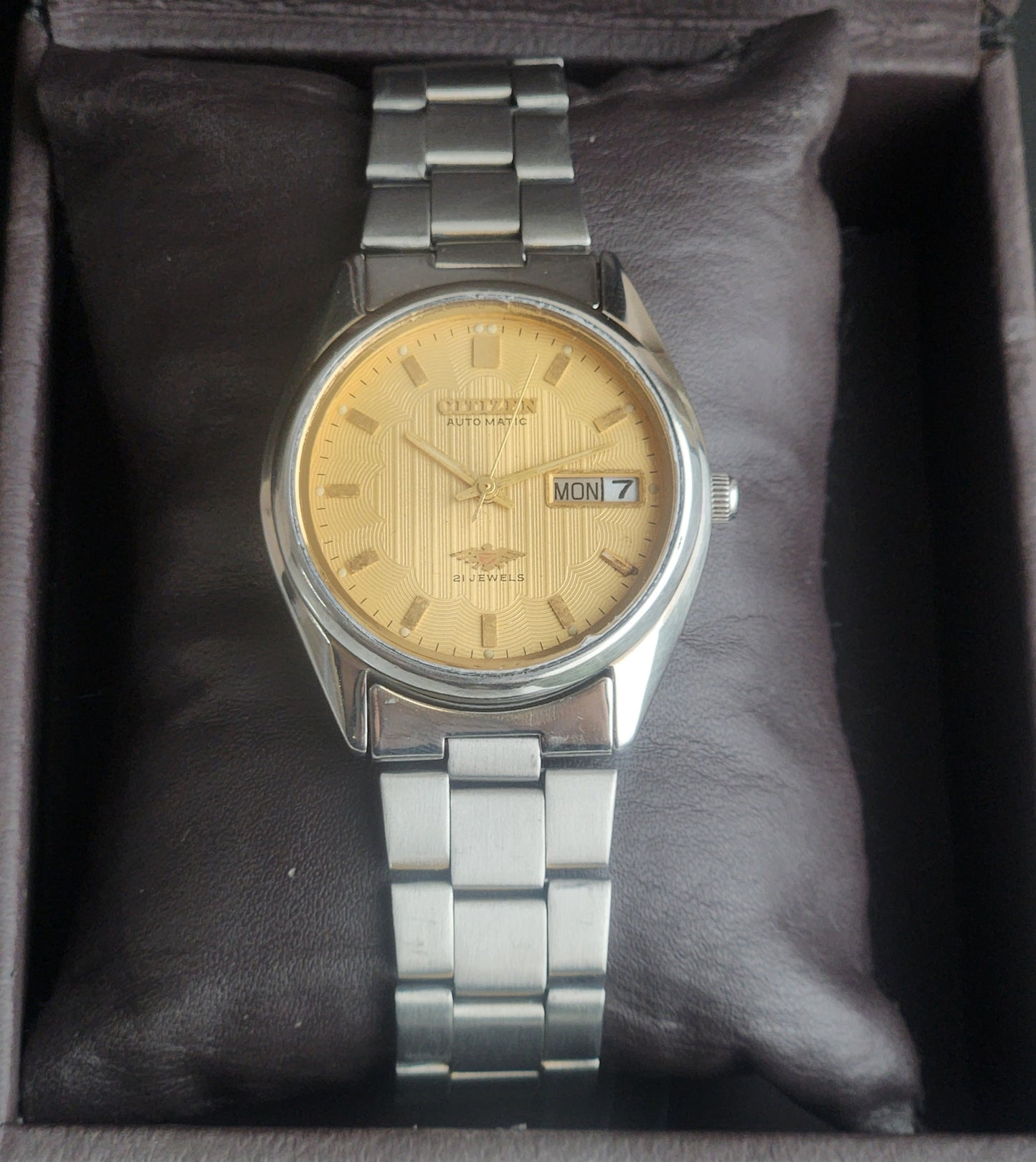 Vintage Original Citizen Automatic 8200 Golden Face 21 Jewels With Exhibition Back Day-Date Japanese Men's Wrist Watch IN50