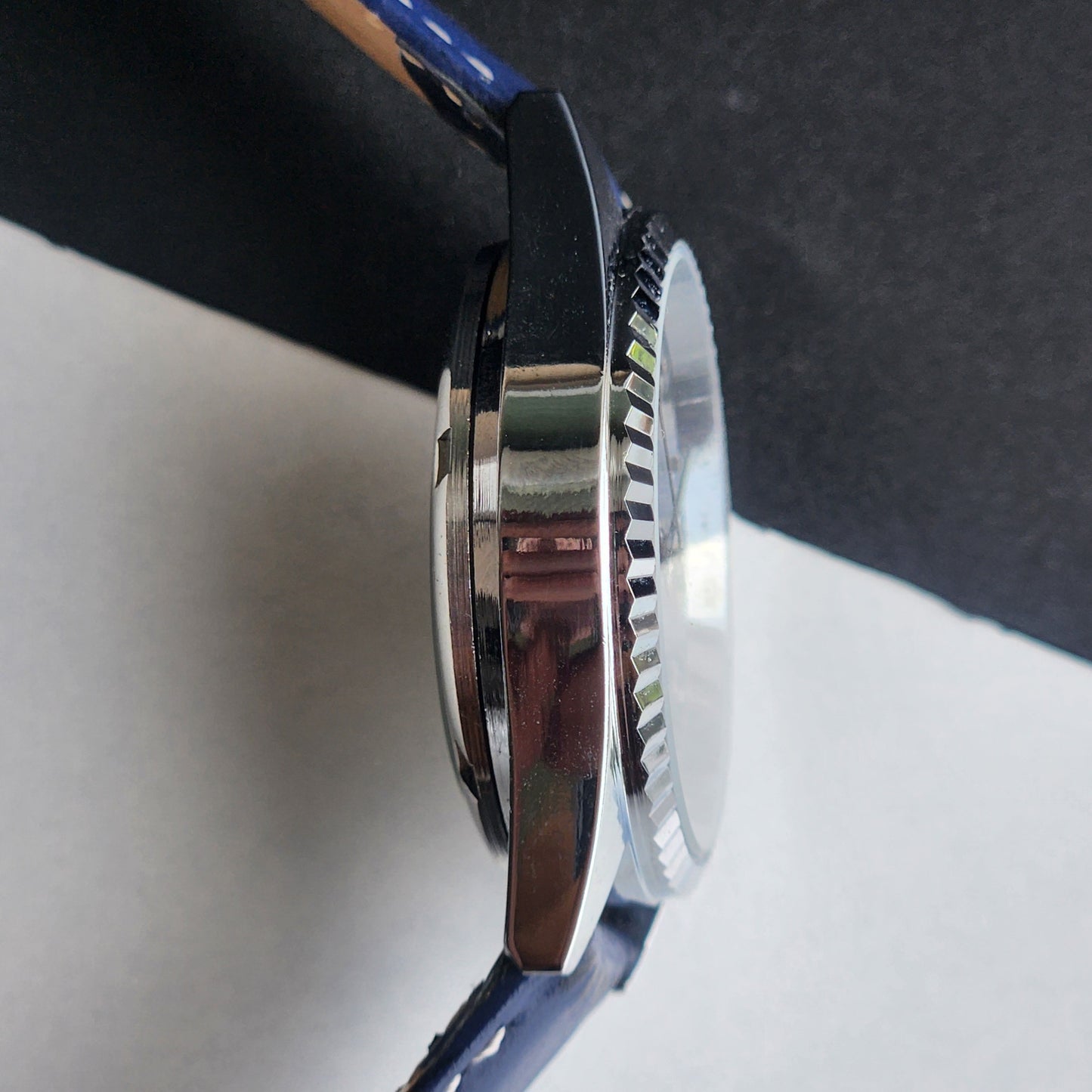 Vintage Mod HMT Kohinoor Devanagari Hand Winding 17 Jewels Blue Face Fluted Bezel Blue Croco Leather Strap Men's Wrist Watch J03