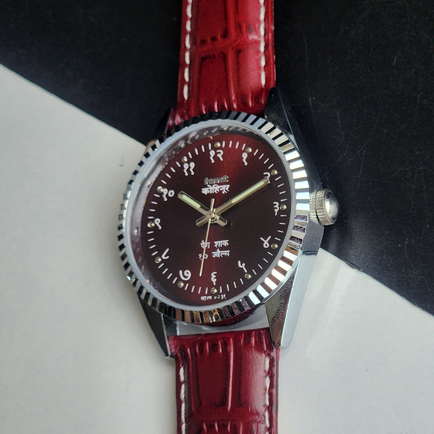 Vintage Mod HMT Kohinoor Devanagari Hand Winding 17 Jewels Red Face Fluted Bezel Red Croco Leather Strap Men's Wrist Watch J04