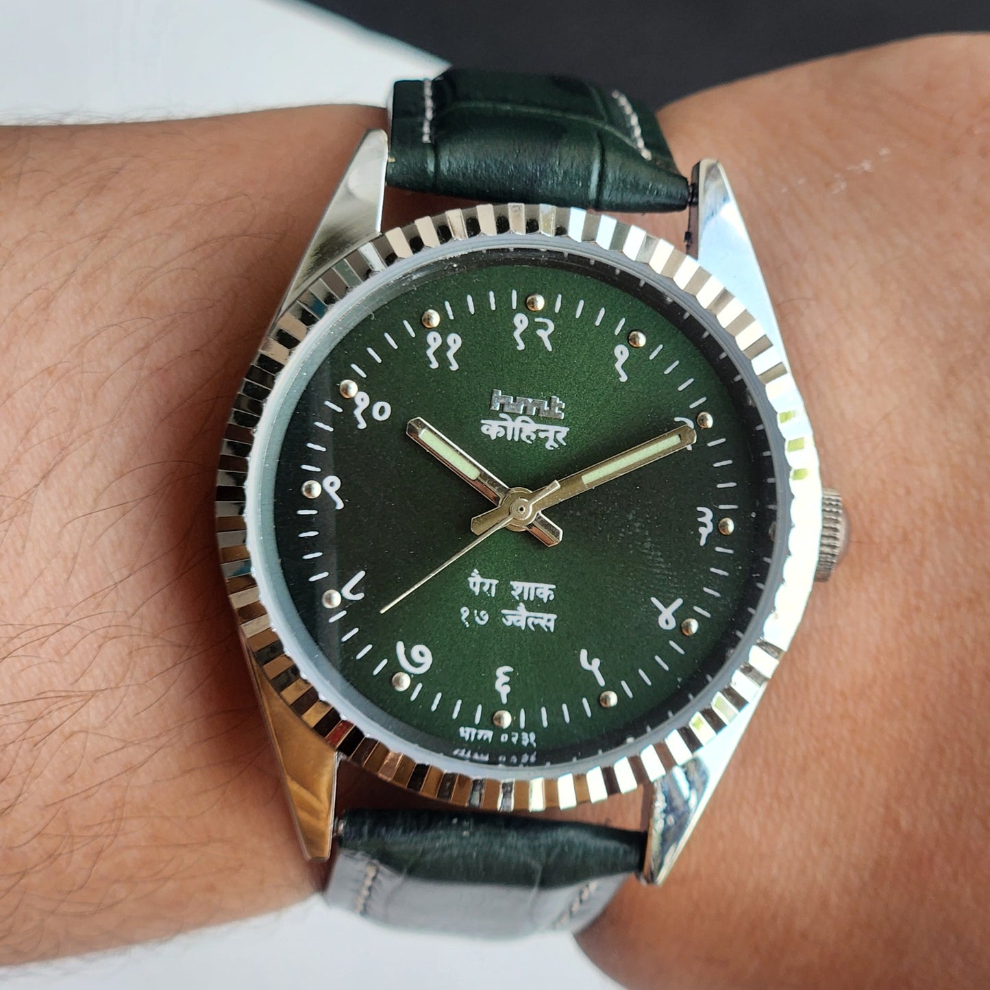 Vintage Mod HMT Kohinoor Devanagari Hand Winding 17 Jewels Green Face Fluted Bezel Green Croco Leather Strap Men's Wrist Watch J05