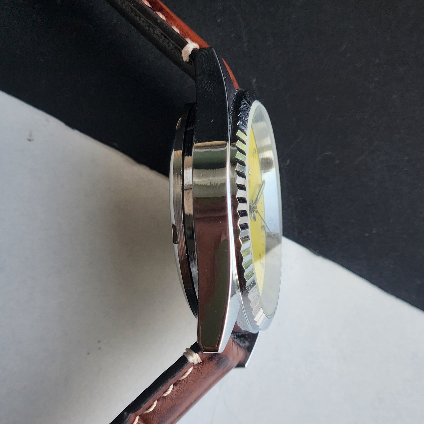 Vintage Mod HMT Kohinoor Devanagari Hand Winding 17 Jewels Yellow Face Fluted Bezel Brown Croco Leather Strap Men's Wrist Watch J07