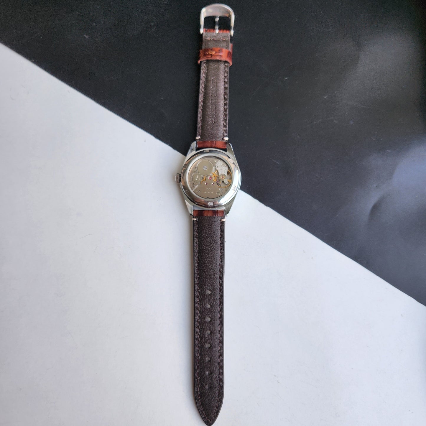 Vintage Mod HMT Kohinoor Devanagari Hand Winding 17 Jewels Yellow Face Fluted Bezel Brown Croco Leather Strap Men's Wrist Watch J07