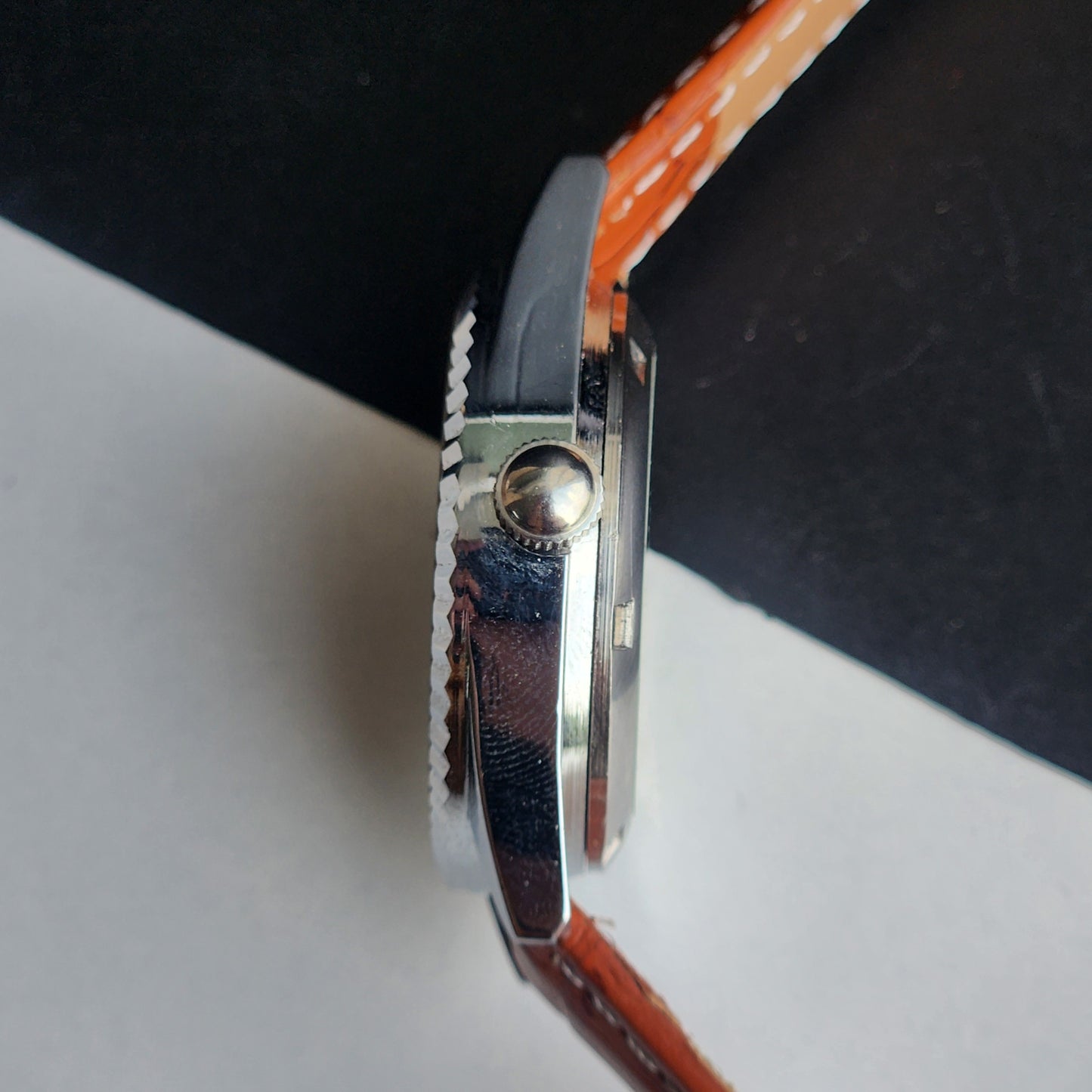 Vintage Mod HMT Kohinoor Devanagari Hand Winding 17 Jewels Orange Face Fluted Bezel Tan Croco Leather Strap Men's Wrist Watch J09