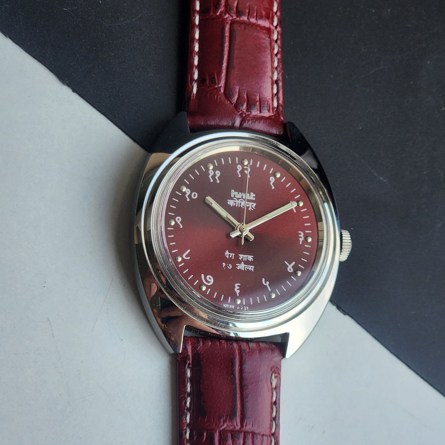 Vintage Mod HMT Kohinoor Devanagari Hand Winding 17 Jewels Red Face Red Croco Leather Strap Men's Wrist Watch J10