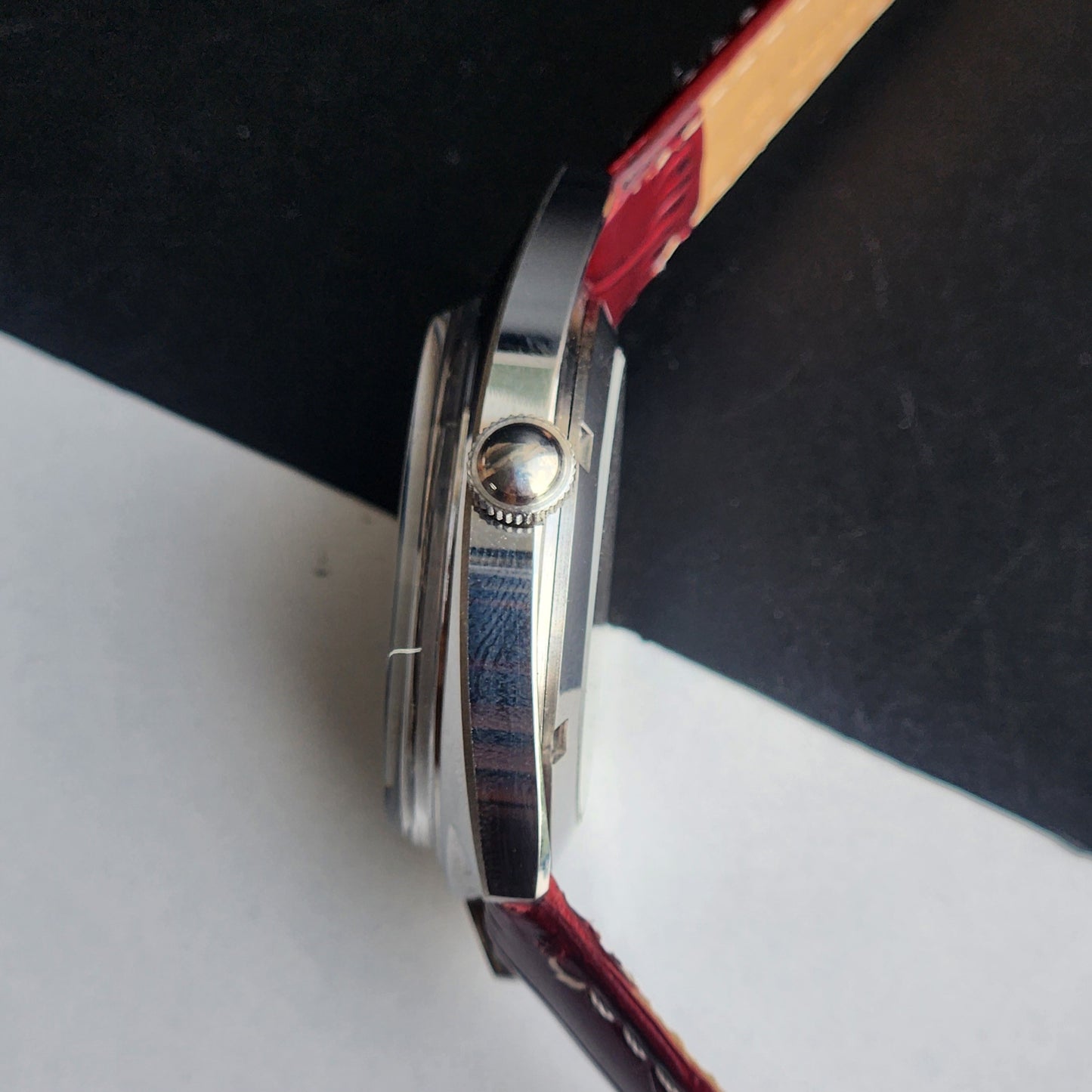 Vintage Mod HMT Kohinoor Devanagari Hand Winding 17 Jewels Red Face Red Croco Leather Strap Men's Wrist Watch J10