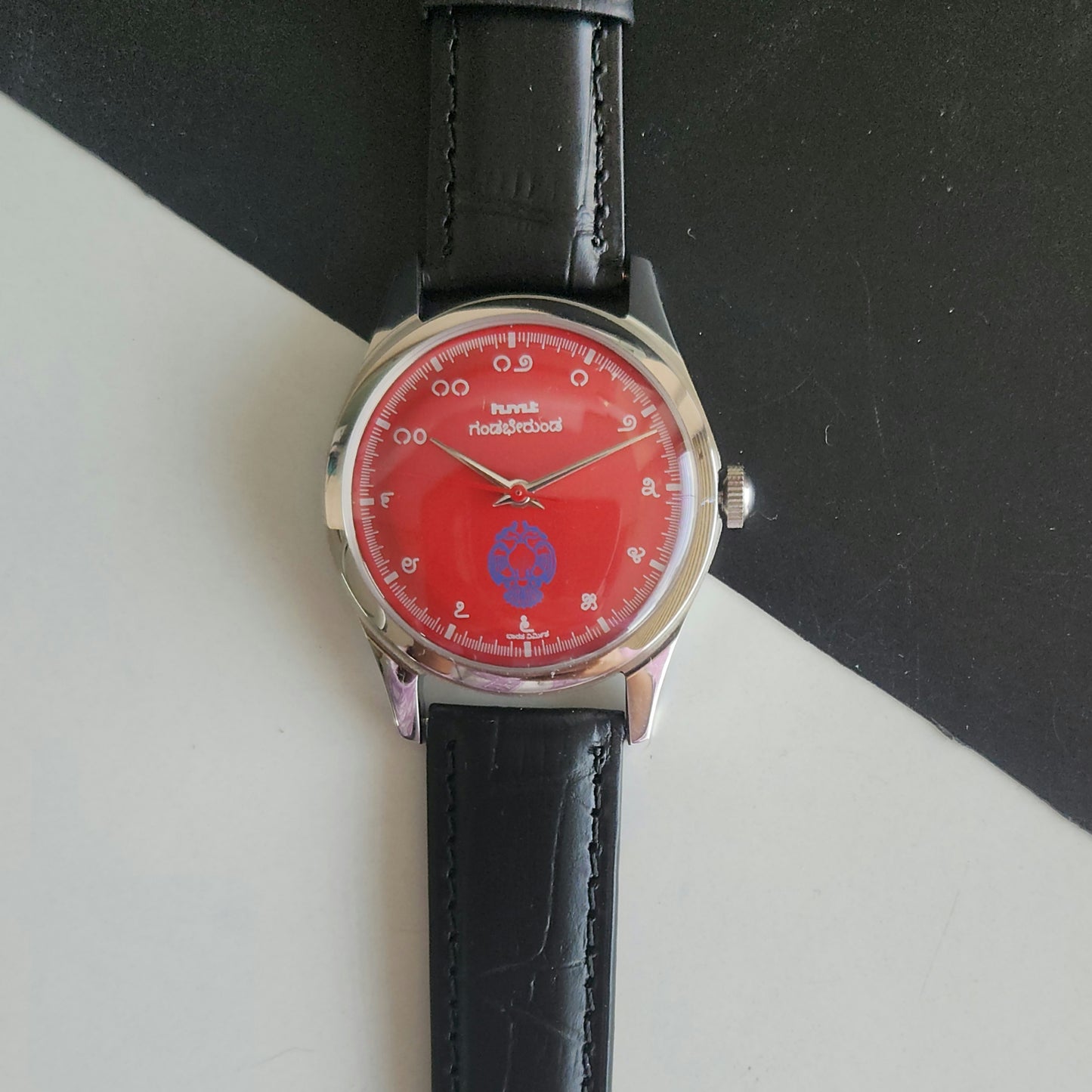Vintage MOD HMT Gandaberunda Hand Winding 17 Jewels Red Face Black Leather Strap Men's Wrist Watch J44