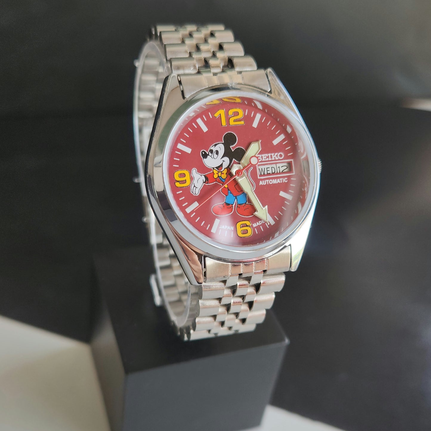 Vintage MOD Seiko 5 Automatic 23 Jewels Cal.6349 Red Face Repainted Mickey Mouse Jubilee Bracelet Men's Wrist Watch J50