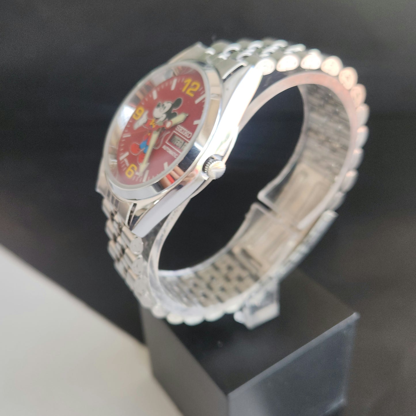 Vintage MOD Seiko 5 Automatic 23 Jewels Cal.6349 Red Face Repainted Mickey Mouse Jubilee Bracelet Men's Wrist Watch J50