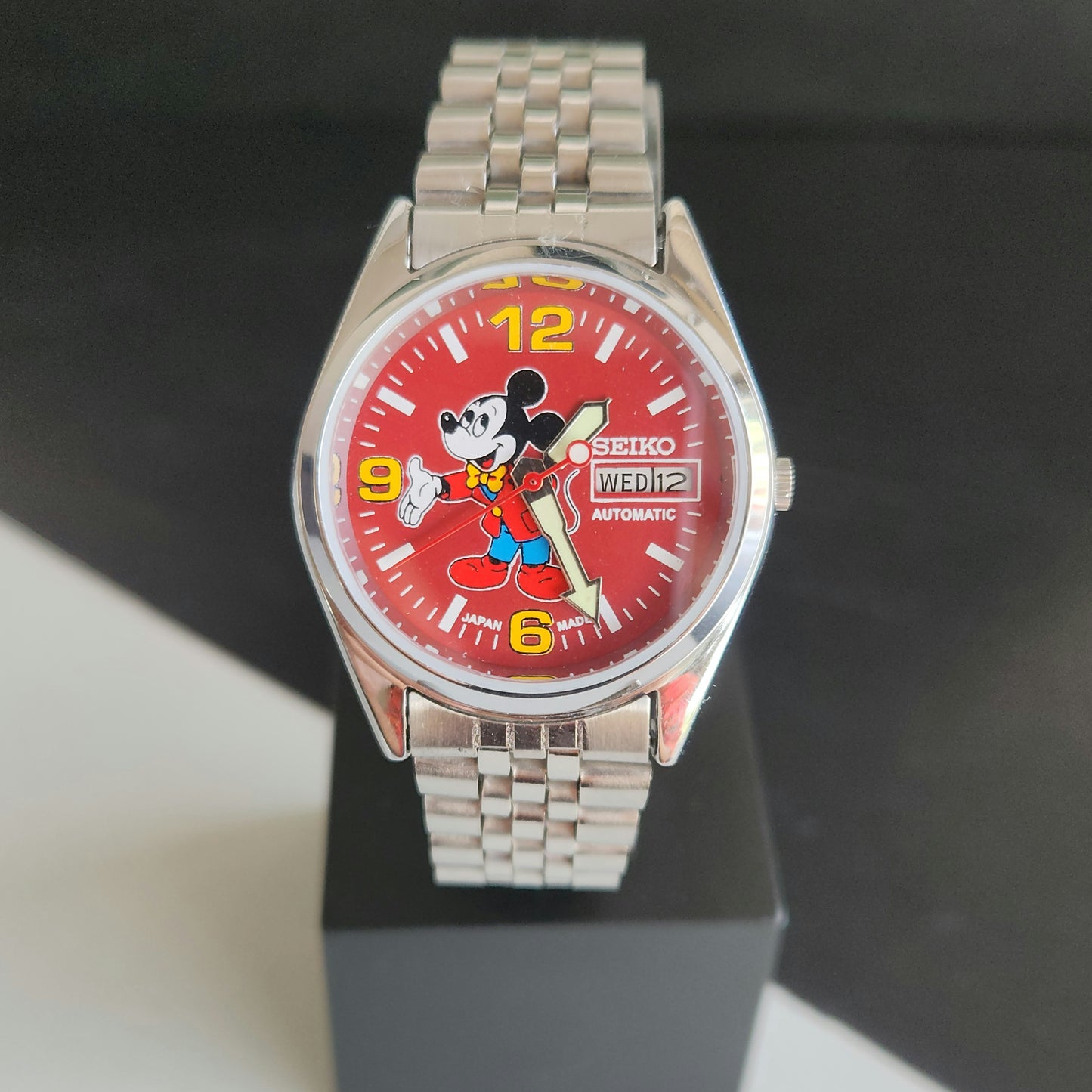 Vintage MOD Seiko 5 Automatic 23 Jewels Cal.6349 Red Face Repainted Mickey Mouse Jubilee Bracelet Men's Wrist Watch J50