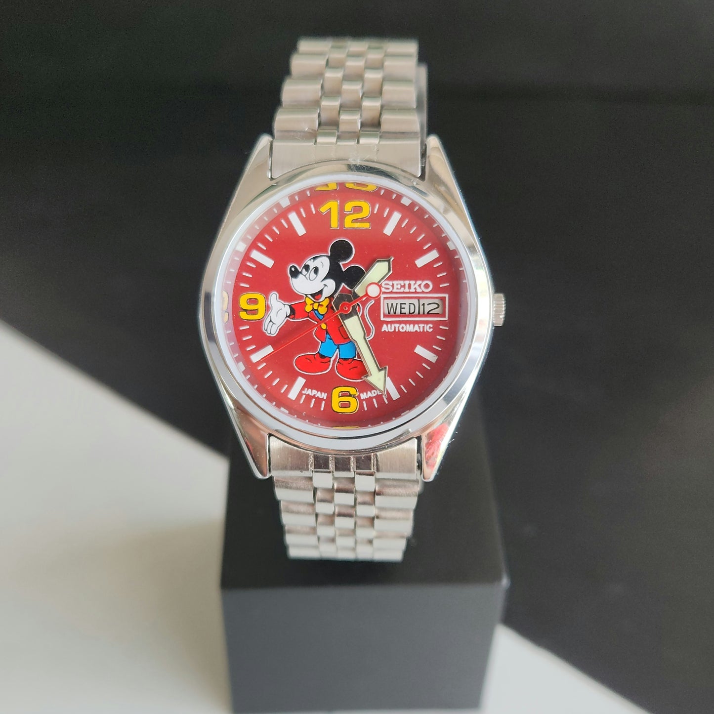 Vintage MOD Seiko 5 Automatic 23 Jewels Cal.6349 Red Face Repainted Mickey Mouse Jubilee Bracelet Men's Wrist Watch J50