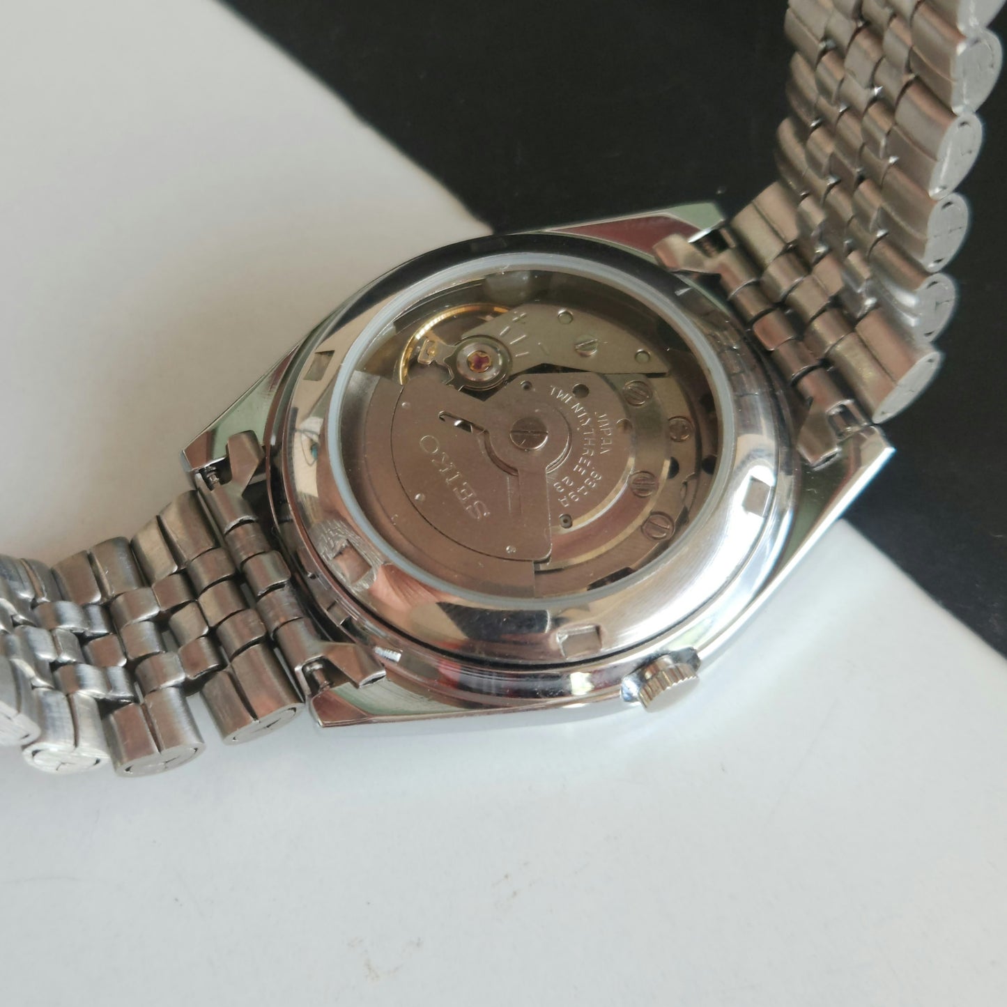 Vintage MOD Seiko 5 Automatic 23 Jewels Cal.6349 Red Face Repainted Mickey Mouse Jubilee Bracelet Men's Wrist Watch J50