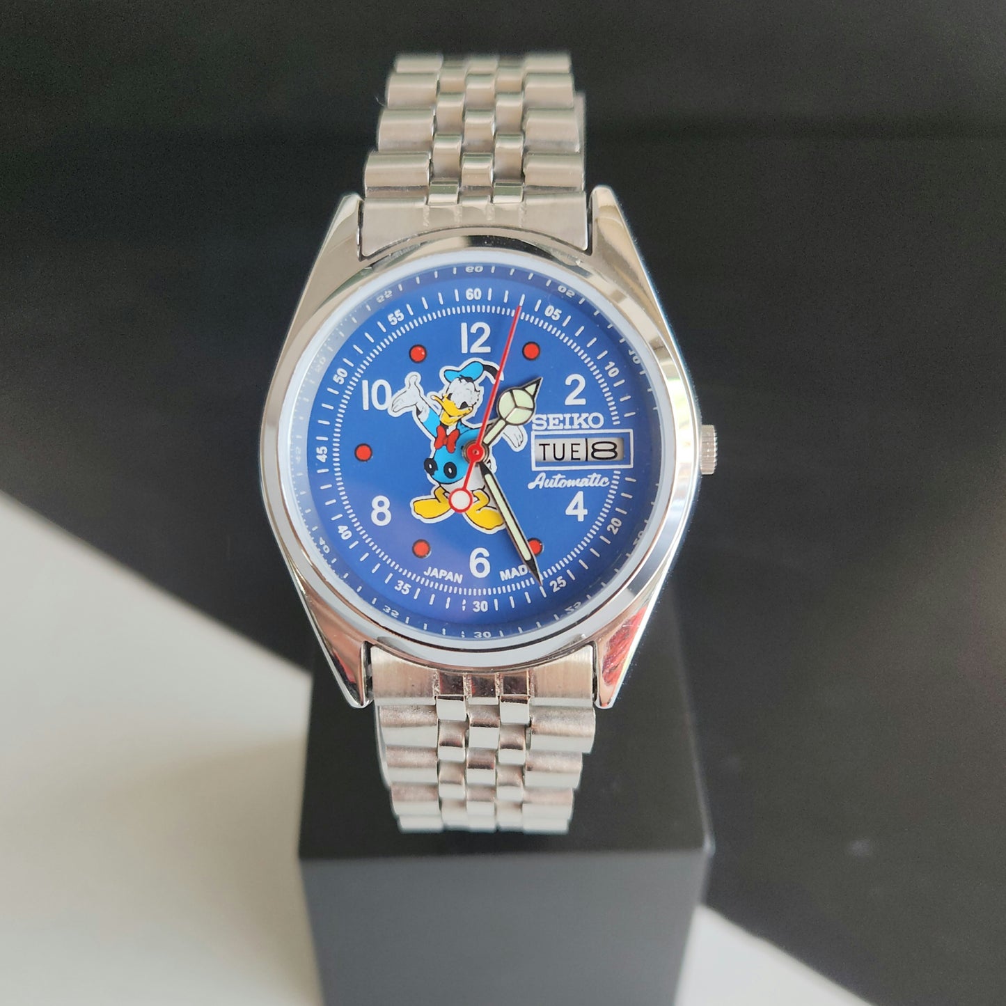 Vintage MOD Seiko 5 Automatic 17 Jewels Cal.6309 Blue Face Repainted Mickey Mouse Jubilee Bracelet Men's Wrist Watch J51