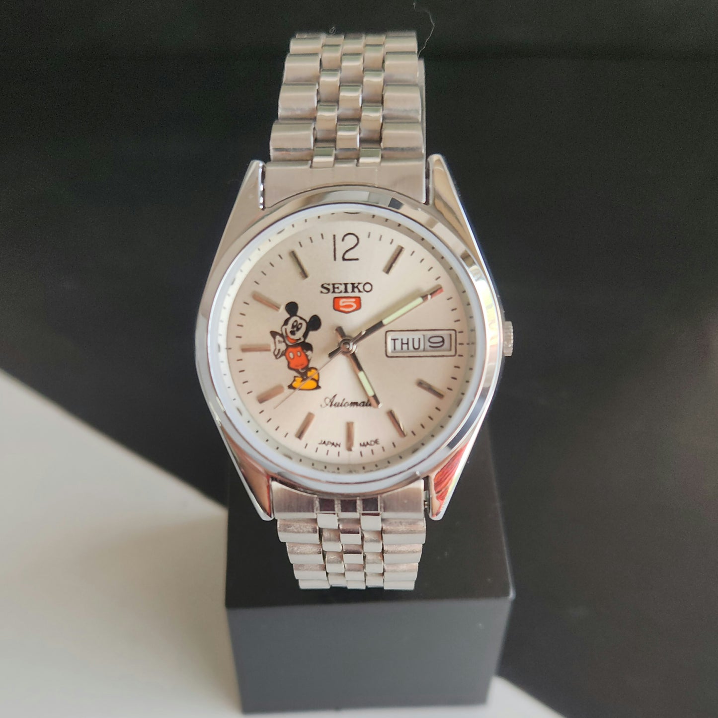 Vintage MOD Seiko 5 Automatic 23 Jewels Cal.6349 Silver Face Repainted Mickey Mouse Jubilee Bracelet Men's Wrist Watch J52