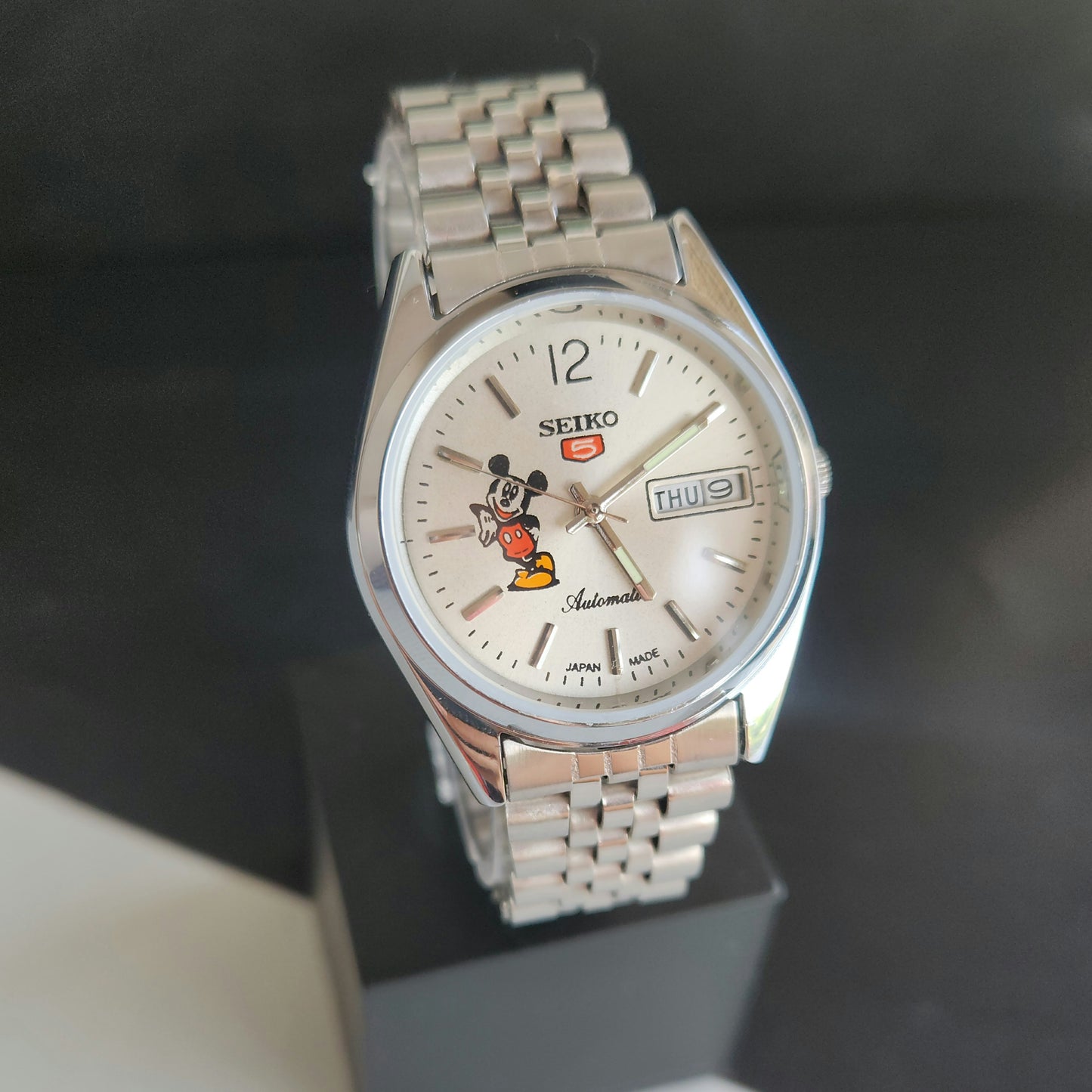 Vintage MOD Seiko 5 Automatic 23 Jewels Cal.6349 Silver Face Repainted Mickey Mouse Jubilee Bracelet Men's Wrist Watch J52