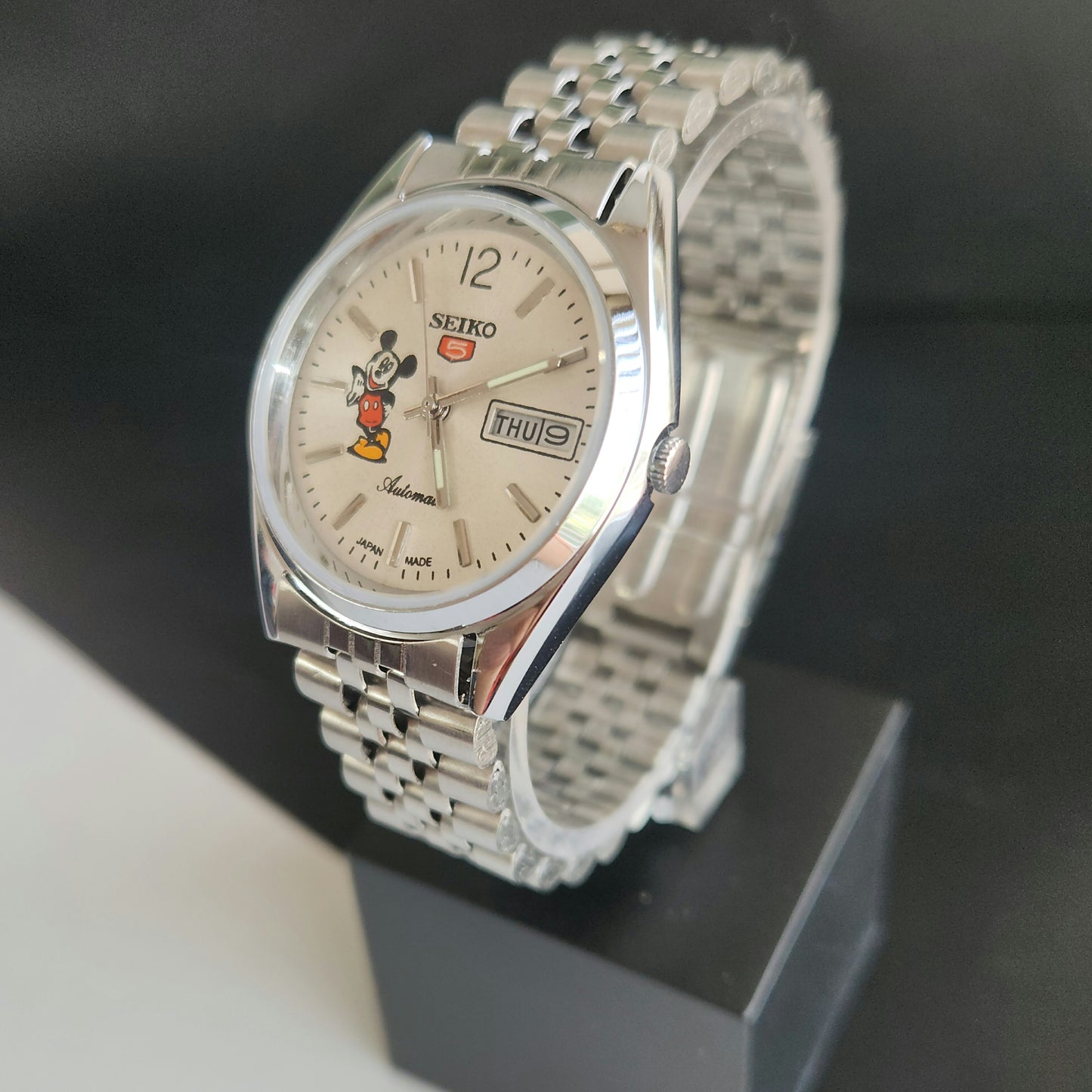 Vintage MOD Seiko 5 Automatic 23 Jewels Cal.6349 Silver Face Repainted Mickey Mouse Jubilee Bracelet Men's Wrist Watch J52
