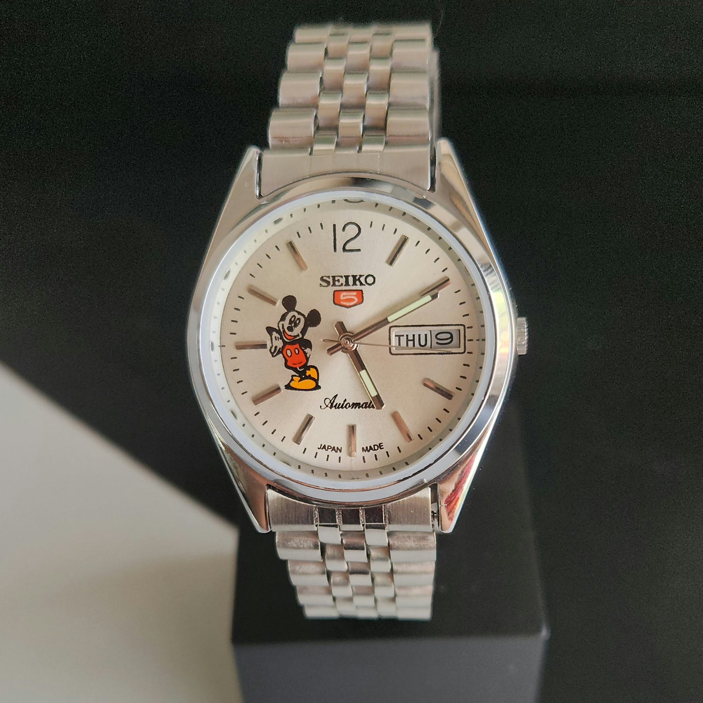 Vintage MOD Seiko 5 Automatic 23 Jewels Cal.6349 Silver Face Repainted Mickey Mouse Jubilee Bracelet Men's Wrist Watch J52