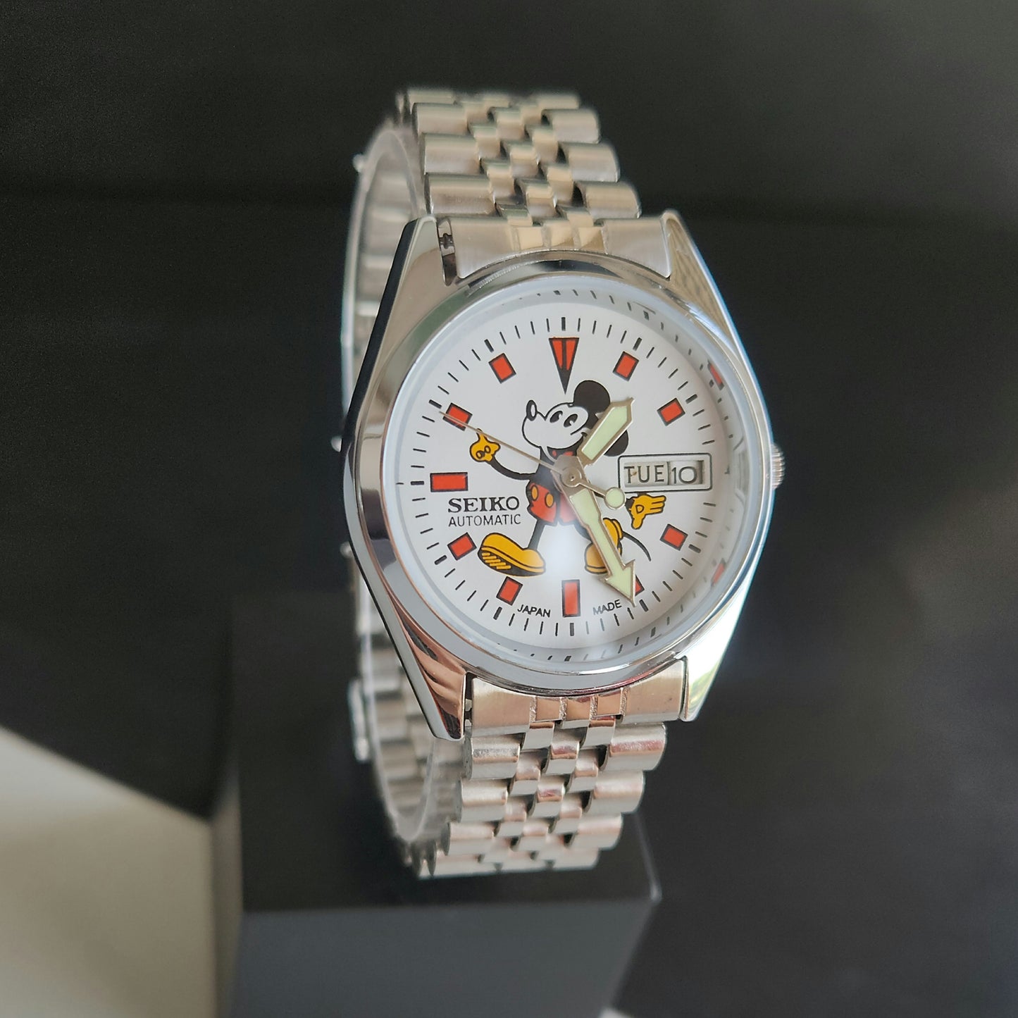 Vintage MOD Seiko 5 Automatic 21 Jewels Cal.6319 White Face Repainted Mickey Mouse Jubilee Bracelet Men's Wrist Watch J54