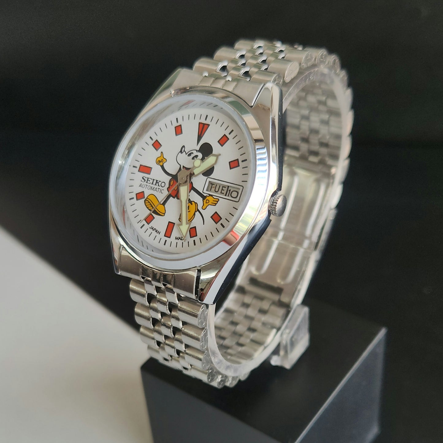Vintage MOD Seiko 5 Automatic 21 Jewels Cal.6319 White Face Repainted Mickey Mouse Jubilee Bracelet Men's Wrist Watch J54