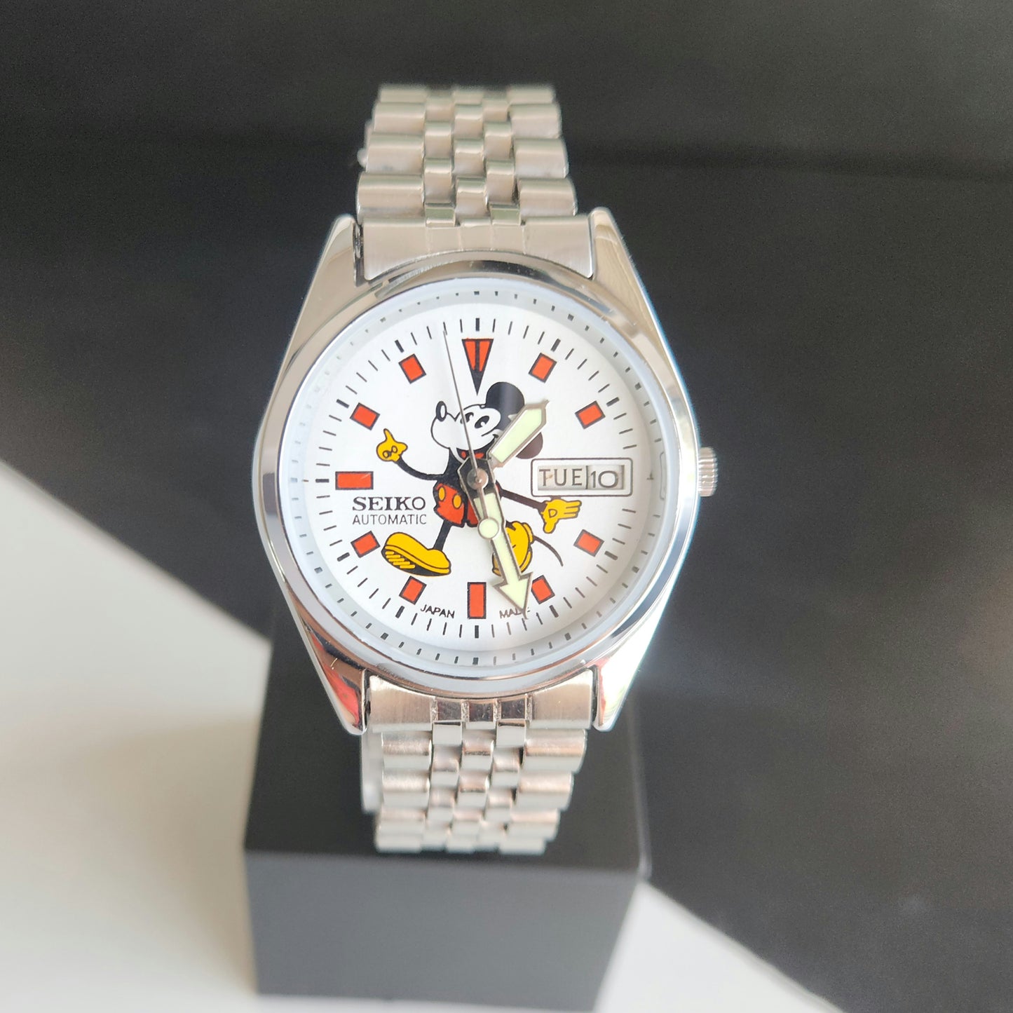 Vintage MOD Seiko 5 Automatic 21 Jewels Cal.6319 White Face Repainted Mickey Mouse Jubilee Bracelet Men's Wrist Watch J54