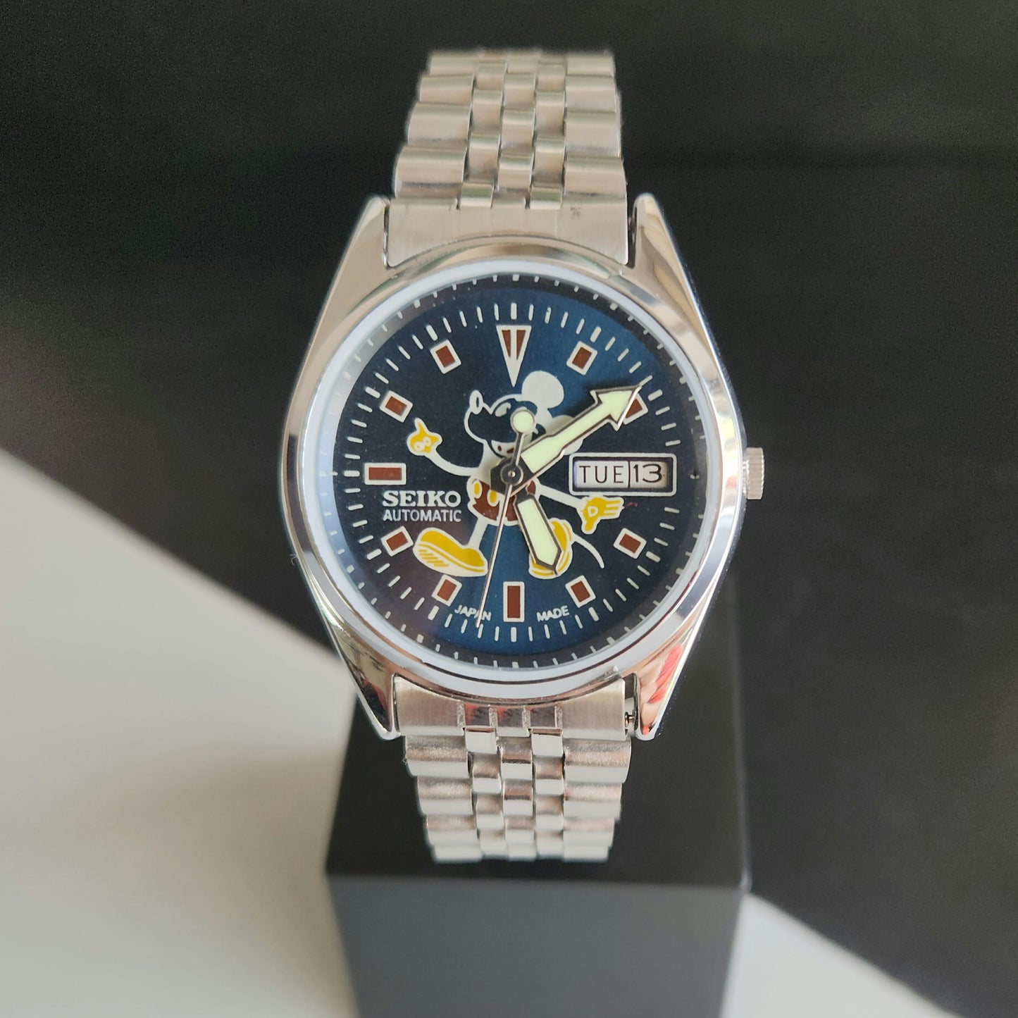 Vintage MOD Seiko 5 Automatic 17 Jewels Cal.6309 Blue Face Repainted Mickey Mouse Jubilee Bracelet Men's Wrist Watch J55