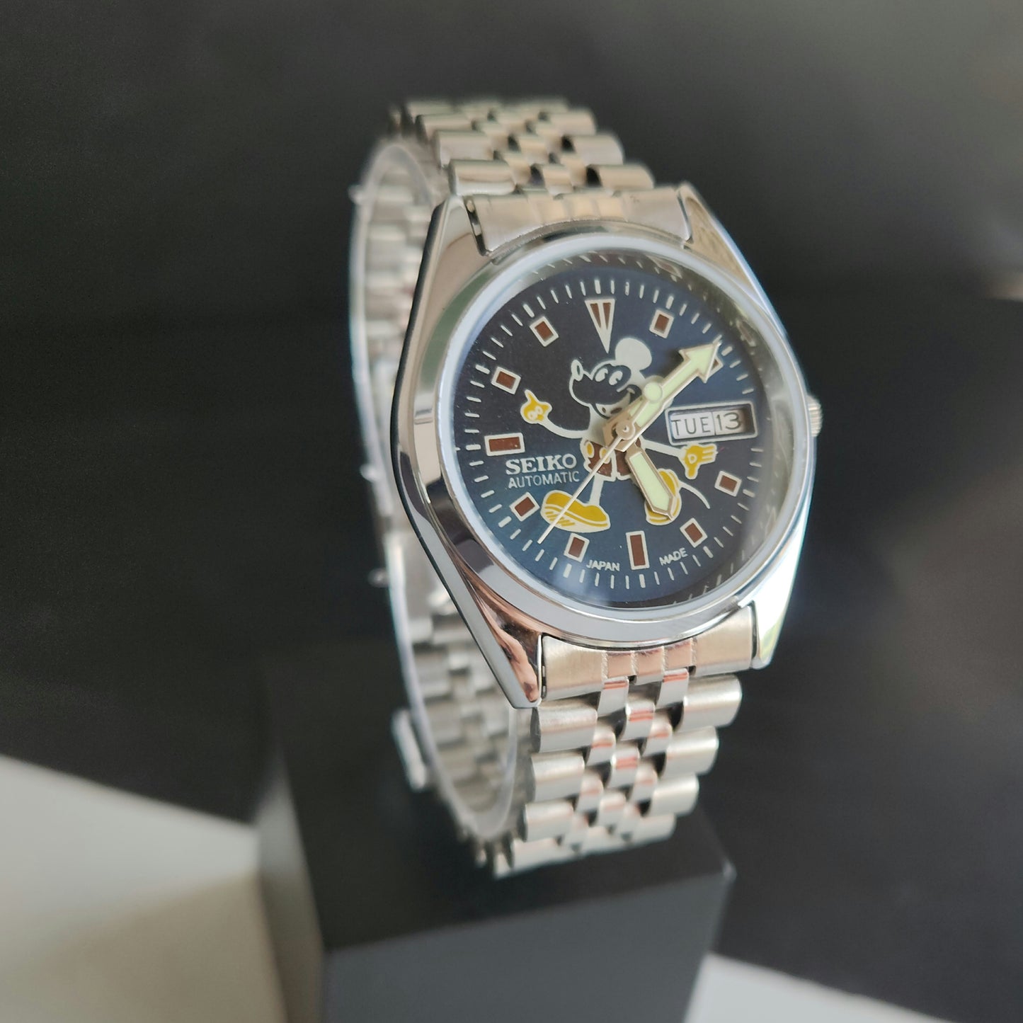 Vintage MOD Seiko 5 Automatic 17 Jewels Cal.6309 Blue Face Repainted Mickey Mouse Jubilee Bracelet Men's Wrist Watch J55